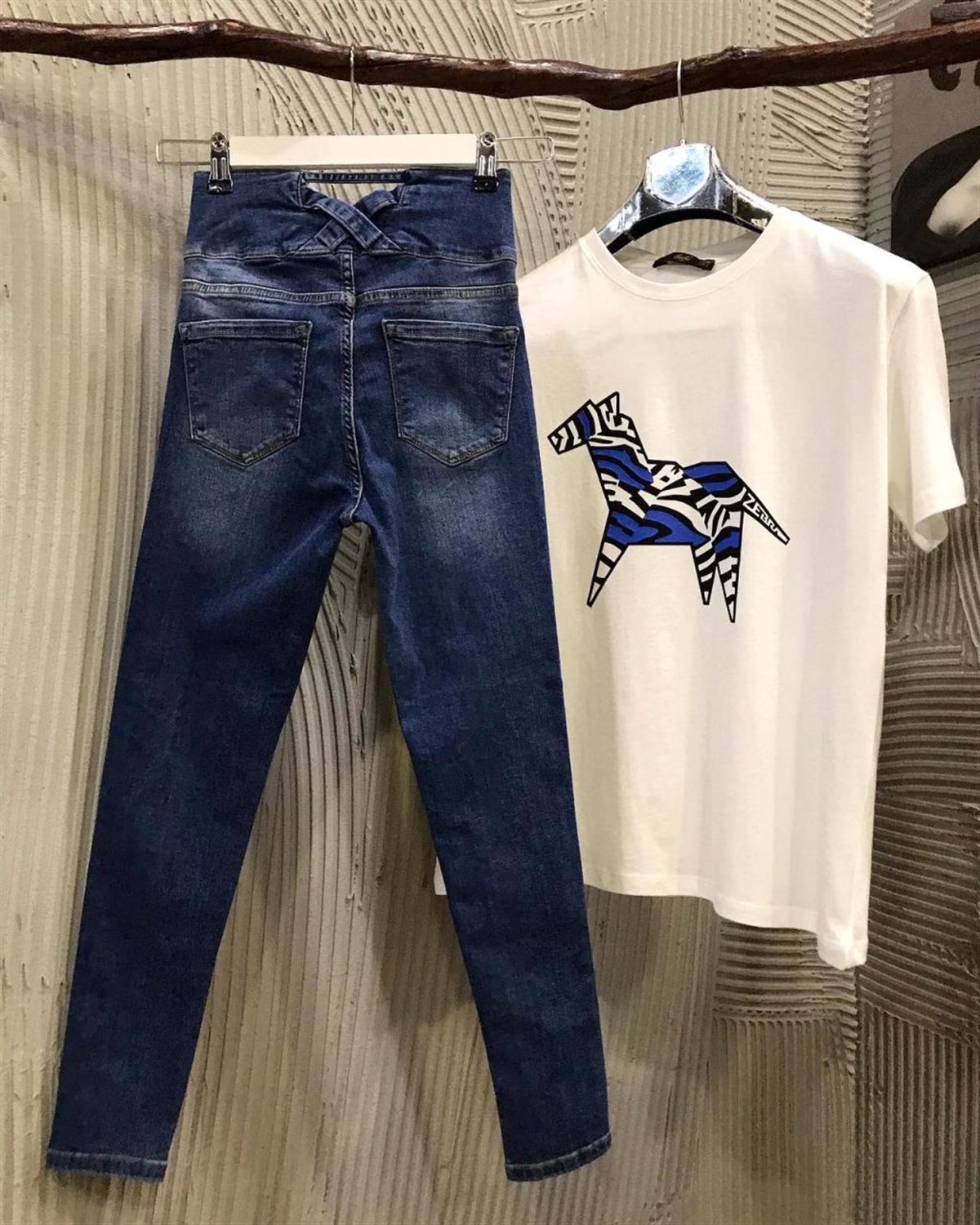 Yüksek Bel Toparlayıcı Korseli Arkası çapraz Detaylı Likralı Jean