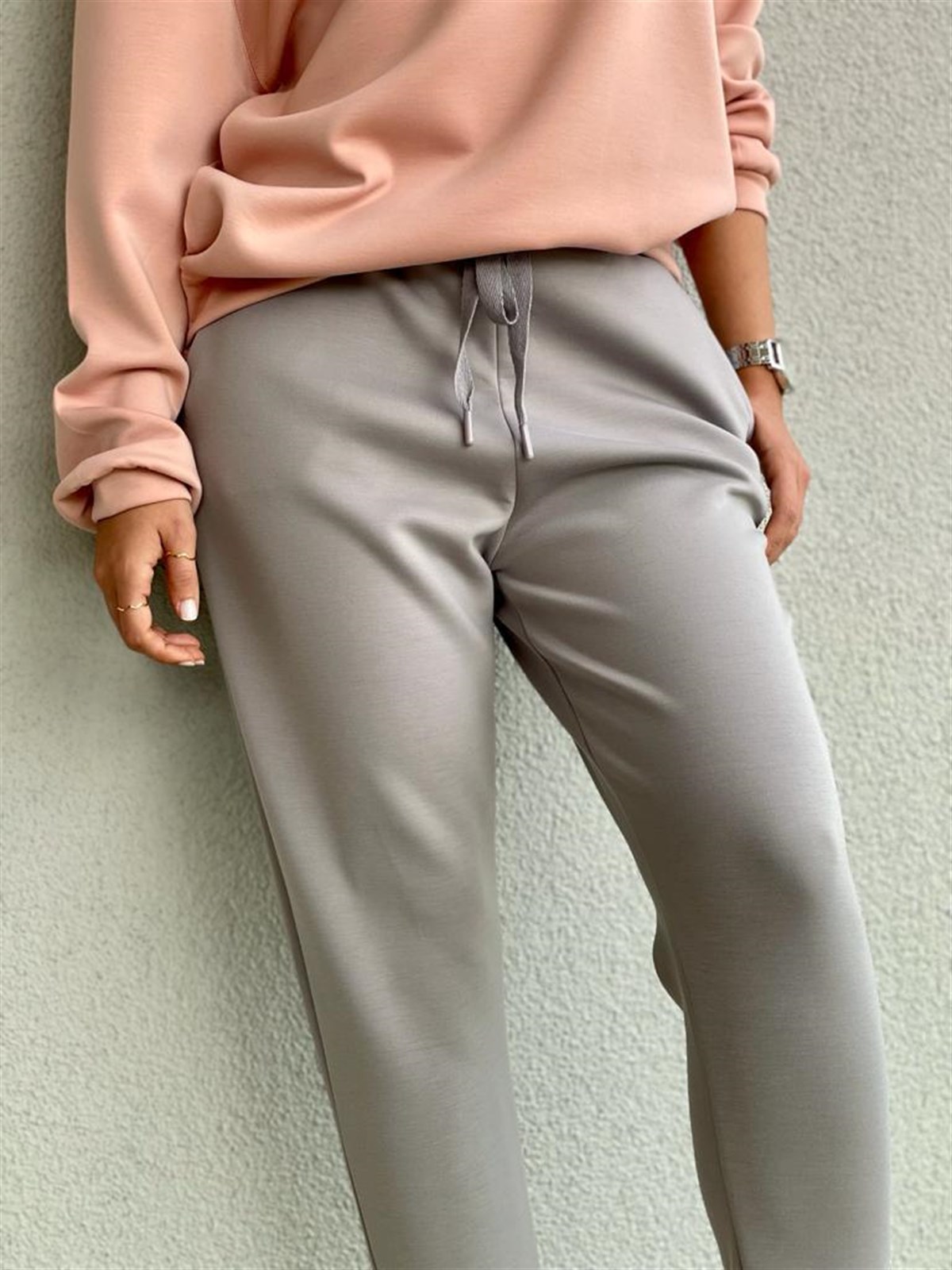 Yumoş Doku Yüksek Bel Jogger Pantolon (Gri)