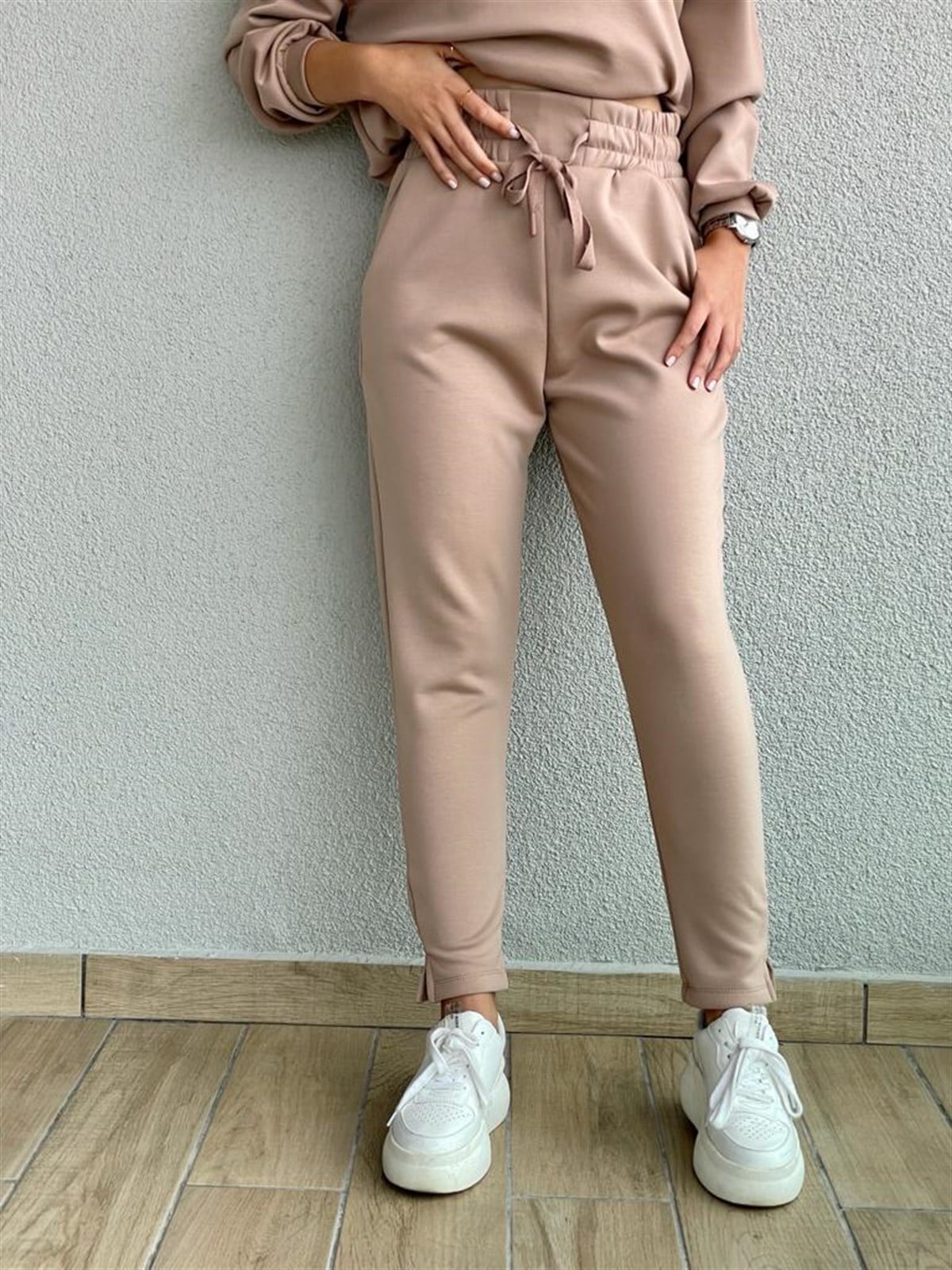 Yumoş Doku Yüksek Bel Jogger Pantolon (Bej)