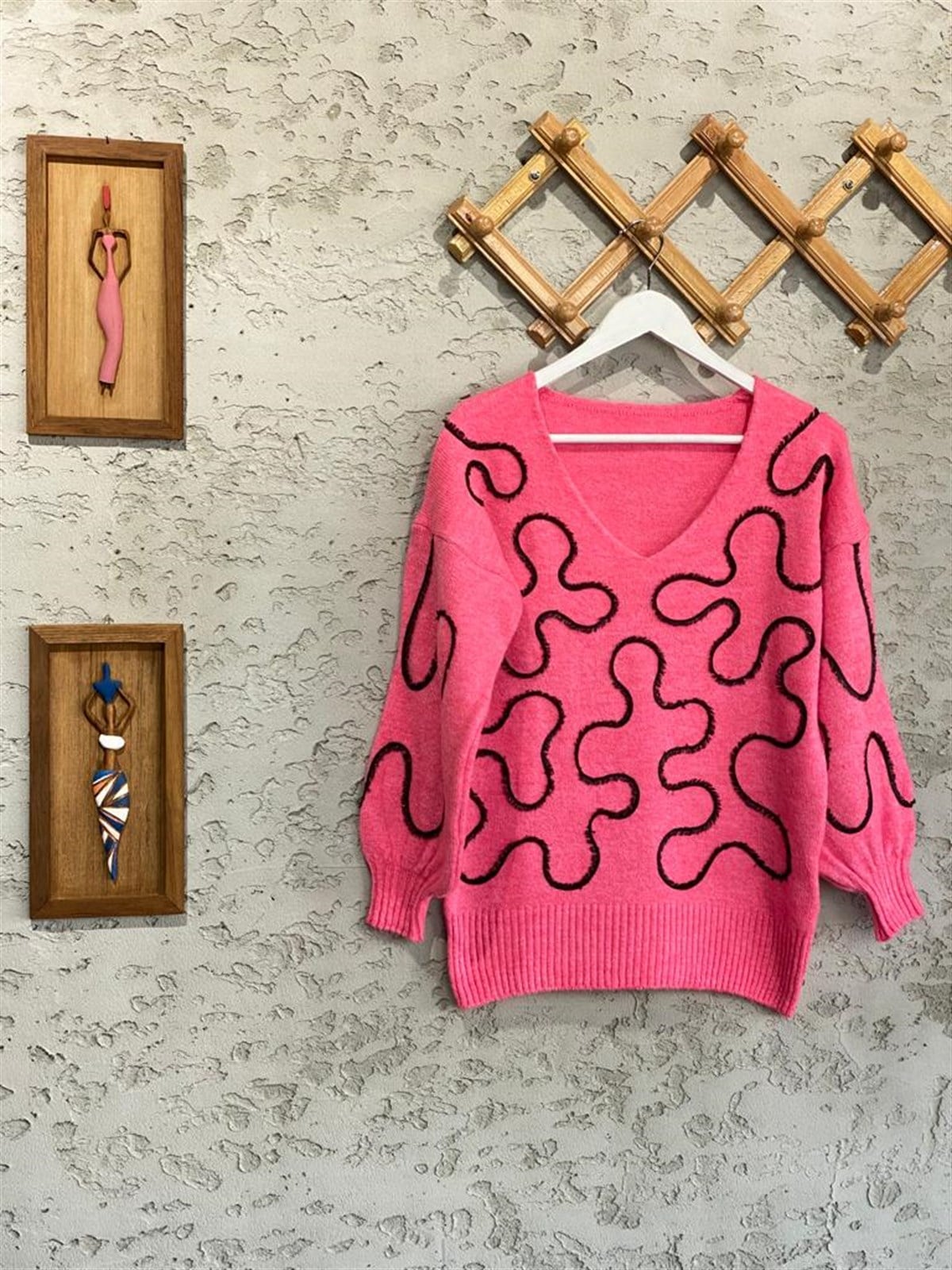 Yumoş Dokulu Nakışlı V Yaka Kazak (Pembe)