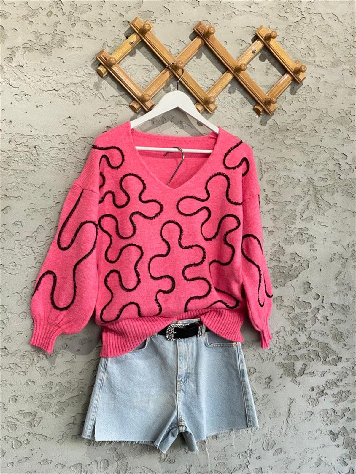 Yumoş Dokulu Nakışlı V Yaka Kazak (Pembe)