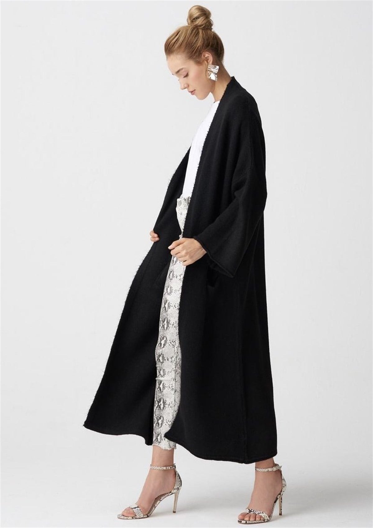 Yumoş Kumaş Kimono Kollu Cepli Uzun Hırka (SİYAH)