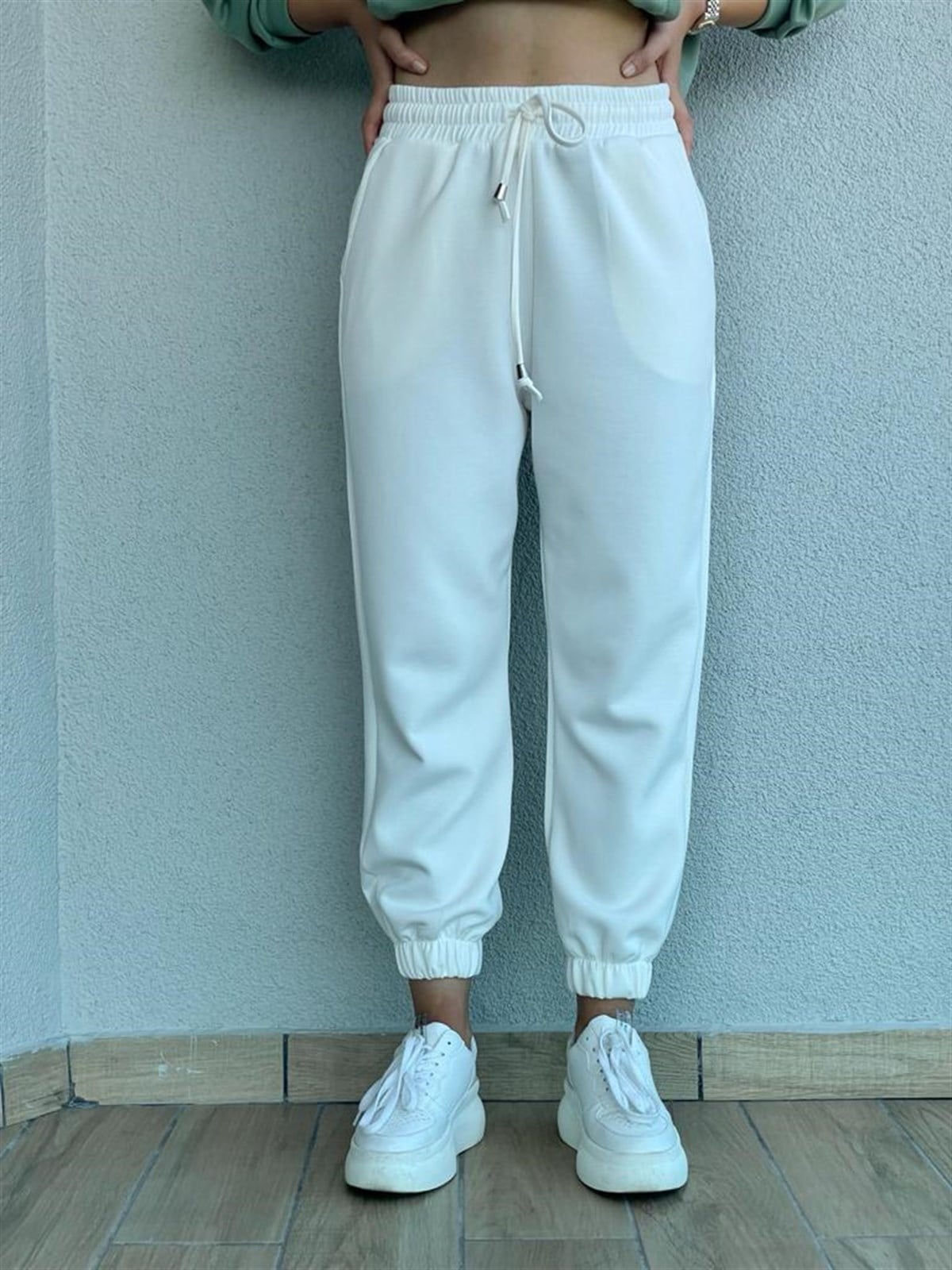 Yumuşak Doku Beli Lastikli Jogger Pantolon (Beyaz)