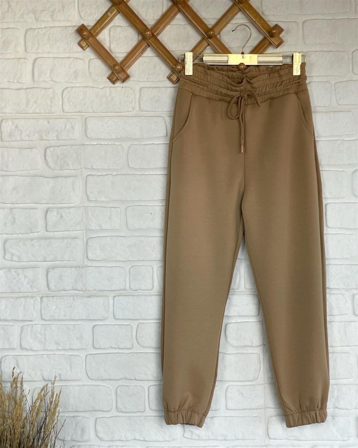 Yumuşak Dokulu Bilekten Lastikli Jogger Pantolon (BEJ)