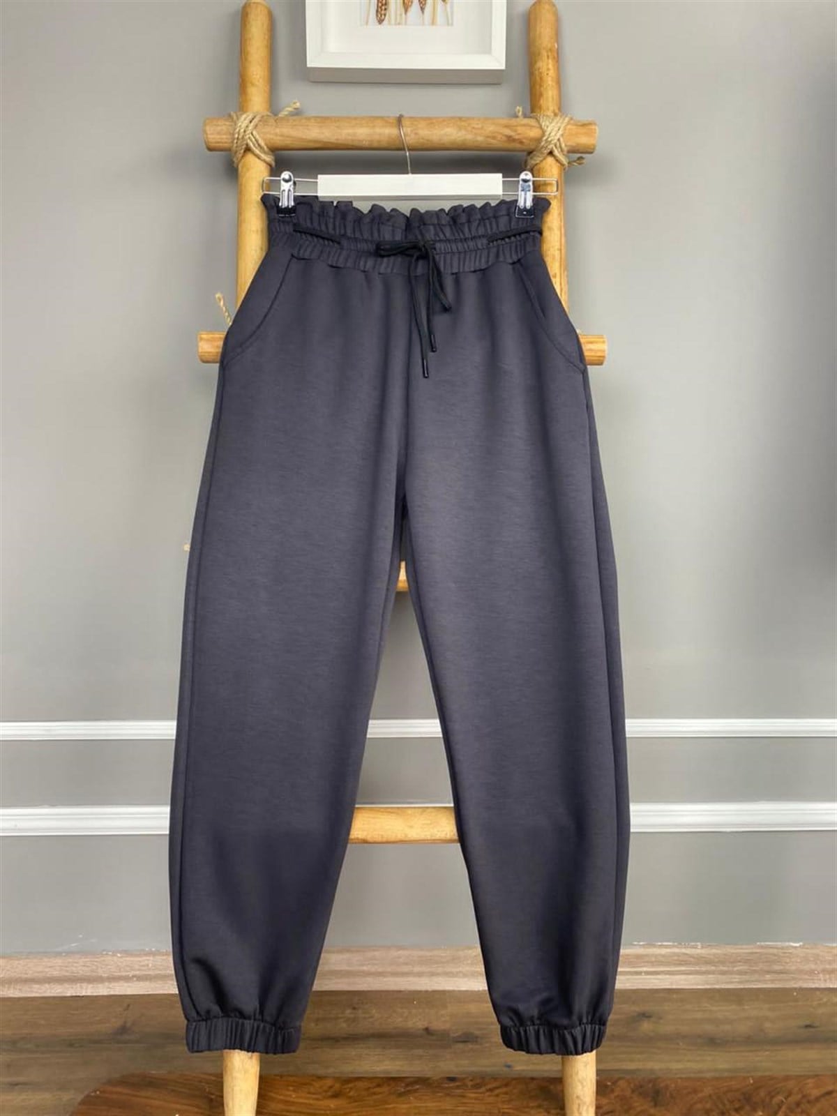 Yumuşak Dokulu Bilekten Lastikli Jogger Pantolon (ANTRASİT)
