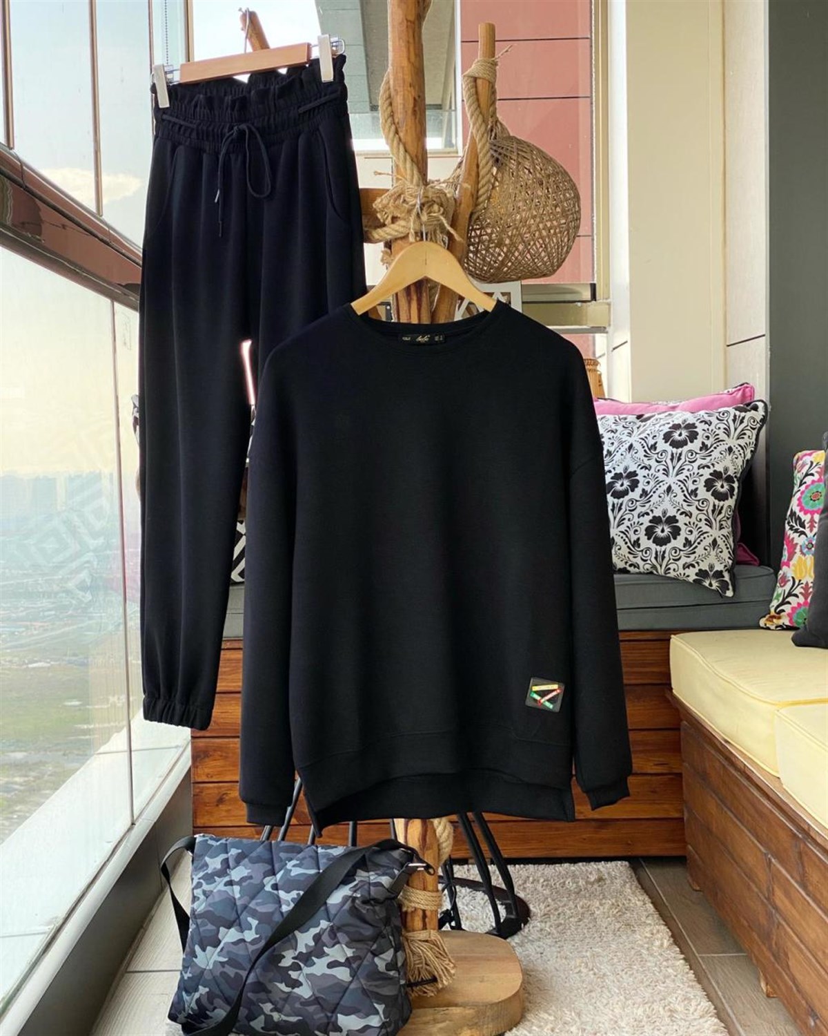 Yumuşak Dokulu Esnek Sweatshirt (SİYAH)