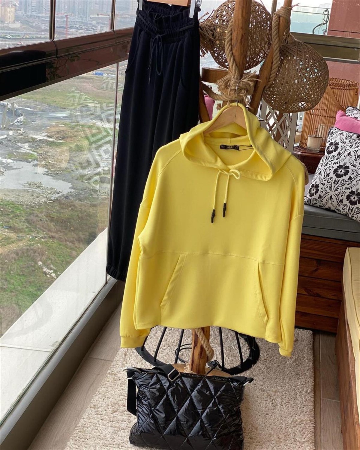 Yumuşak Dokulu Kapşonlu Esnek Sweatshirt (SARI)