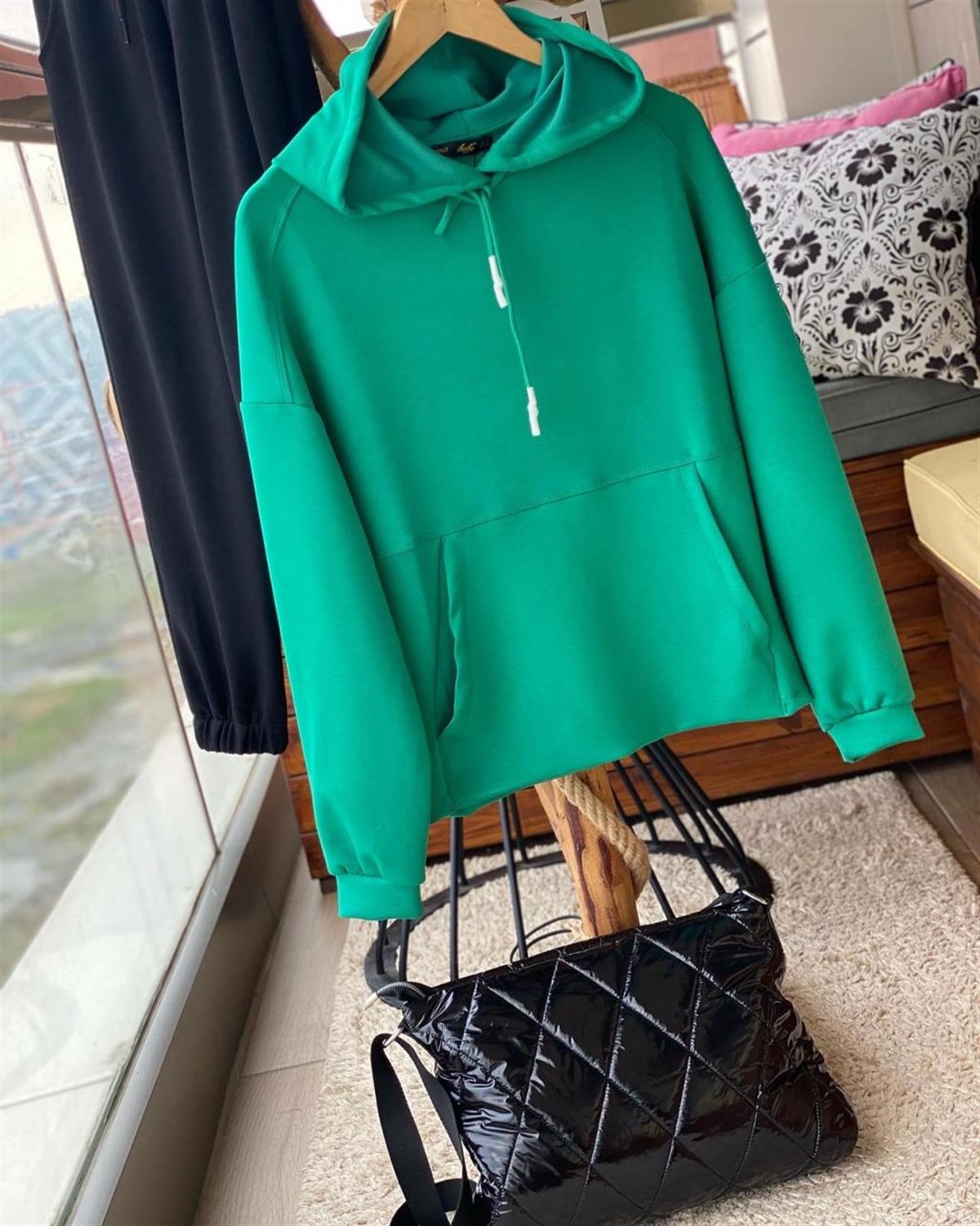 Yumuşak Dokulu Kapşonlu Esnek Sweatshirt (ÇAĞLA)