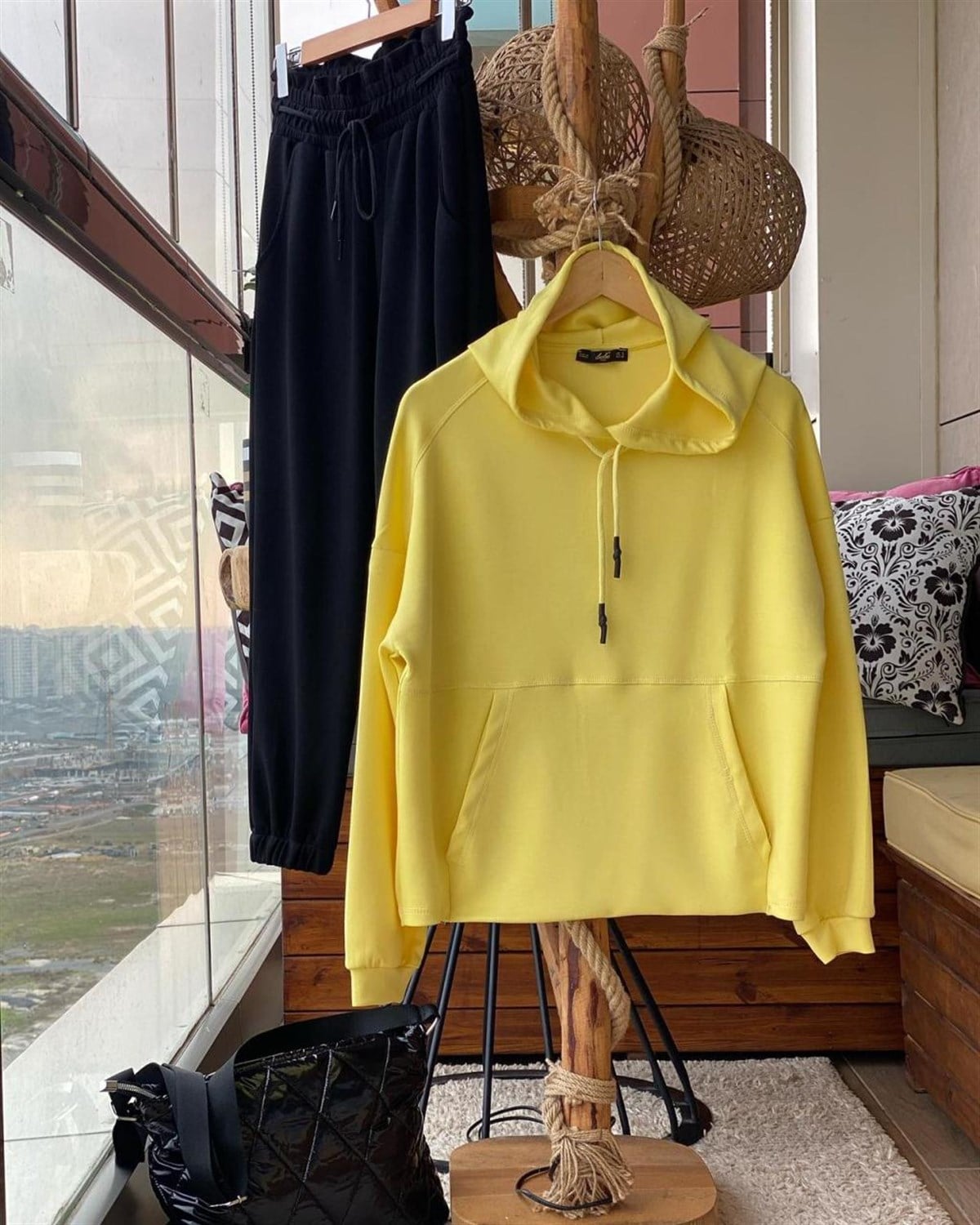 Yumuşak Dokulu Kapşonlu Esnek Sweatshirt (SARI)