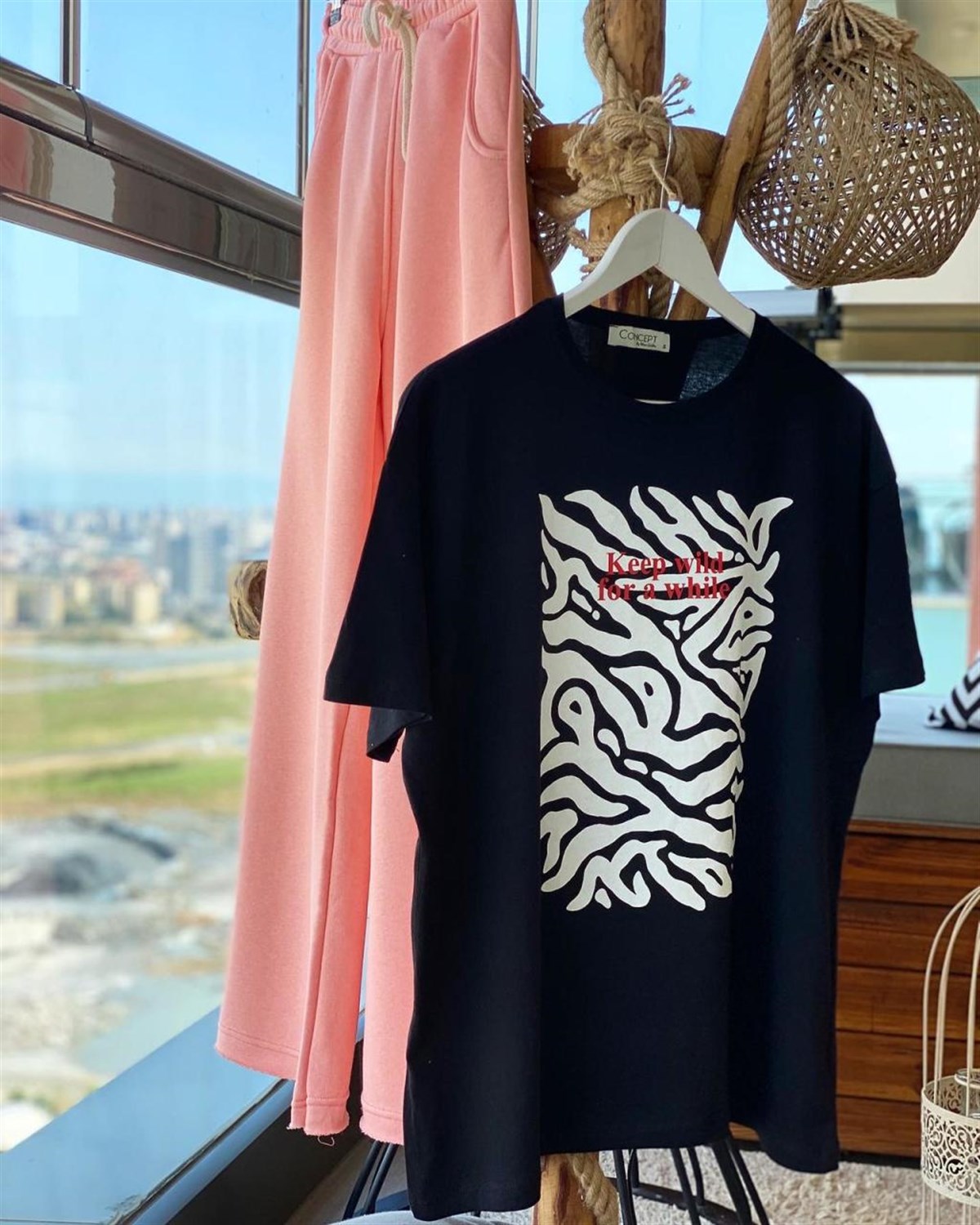Yuvarlak Yaka Baskılı Salaş Tshirt