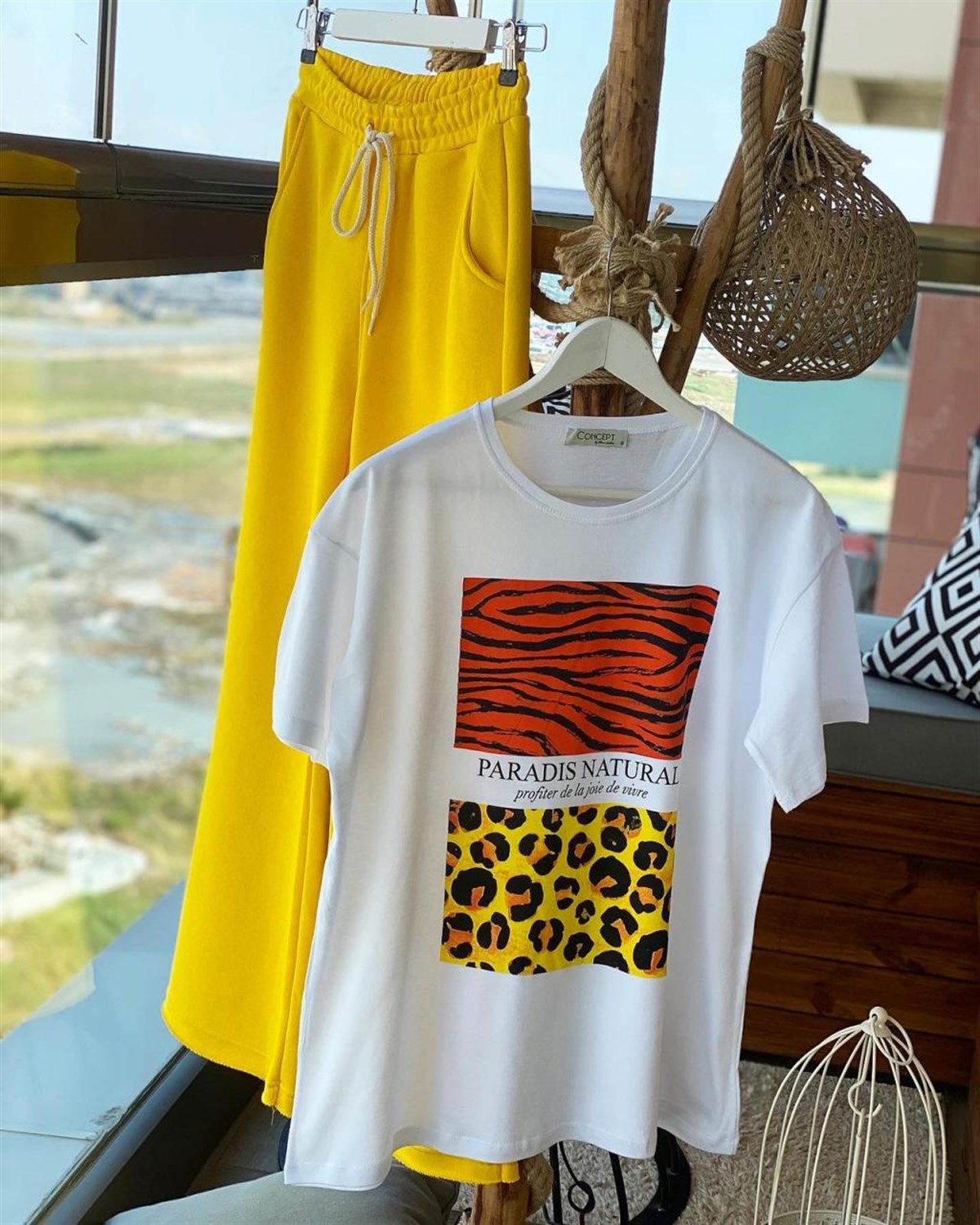 Yuvarlak Yaka Baskılı Salaş Tshirt