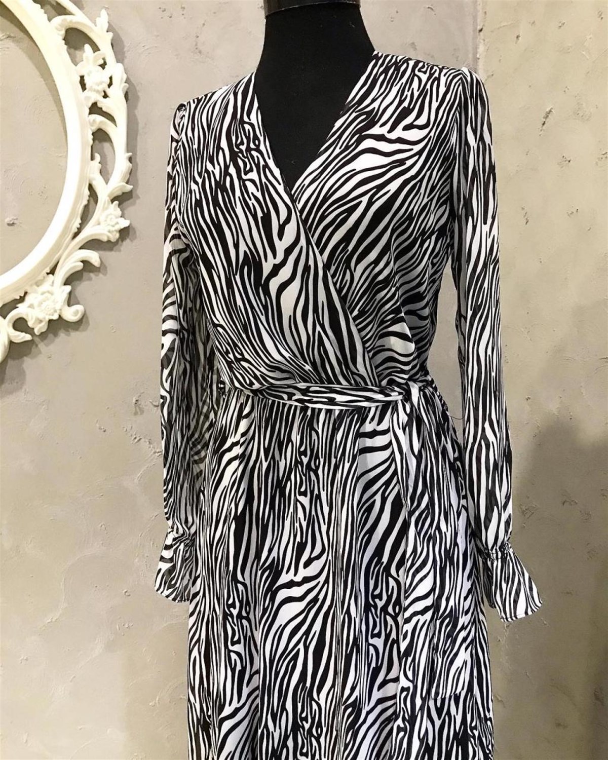 Zebra Desen Kruvaze Yaka Şifon Kumaş Elbise (SİYAH)