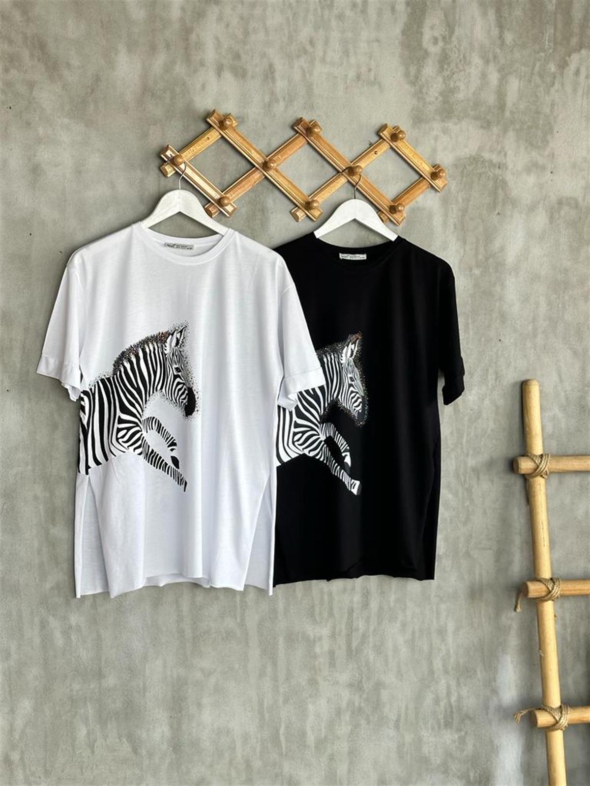 Zebra Desen Taş İşlemeli Yanı Yırtmaçlı Tunik Tişört (Beyaz)