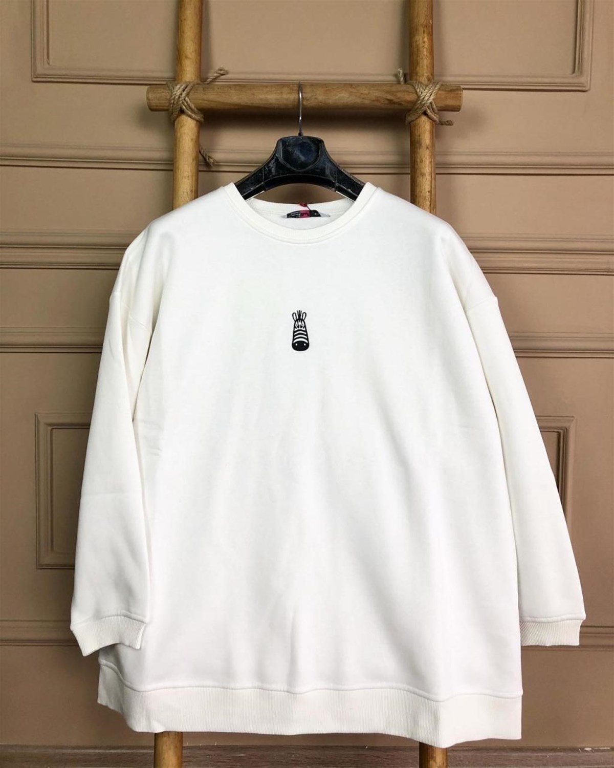Zebra Nakışlı Sweatshirt (BEYAZ)