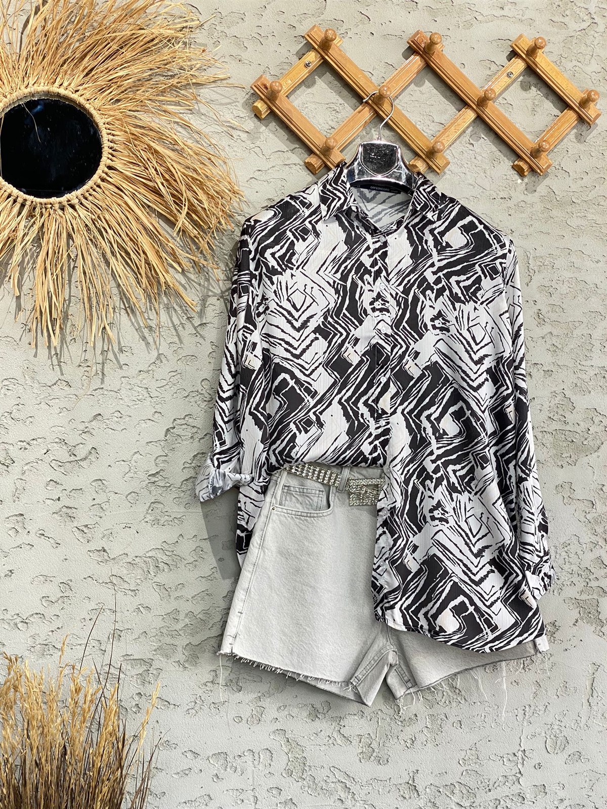 Zigzag Desenli Saten Gömlek (Siyah)