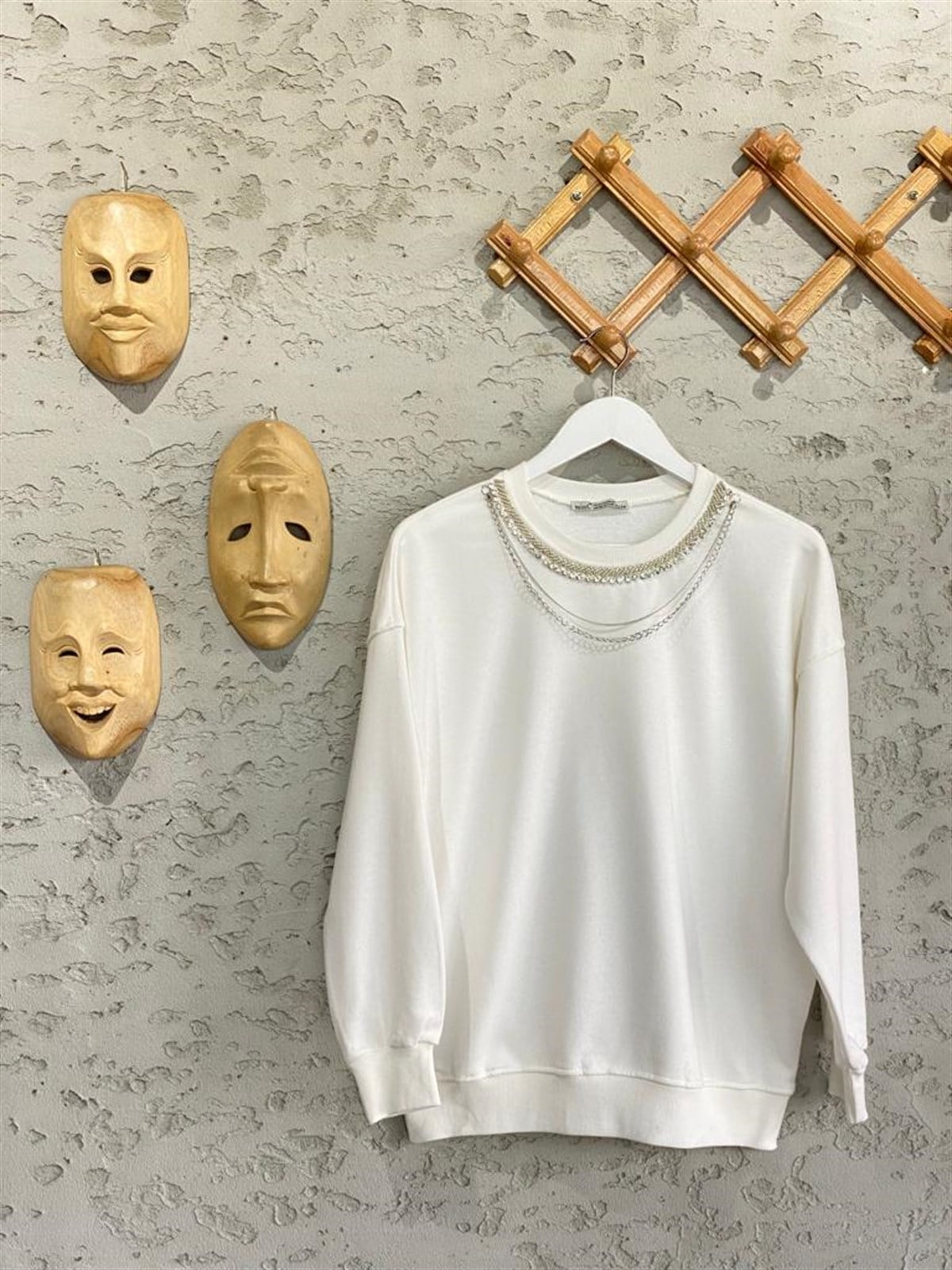 Zirkon Taşlı Zincir Kolyeli Sweat (Ekru)