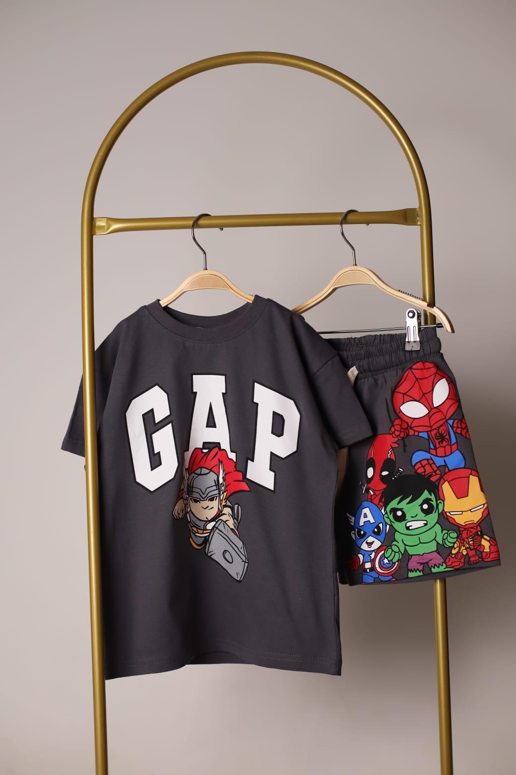 Avengers Figür Detaylı Gap Şortlu Takım
