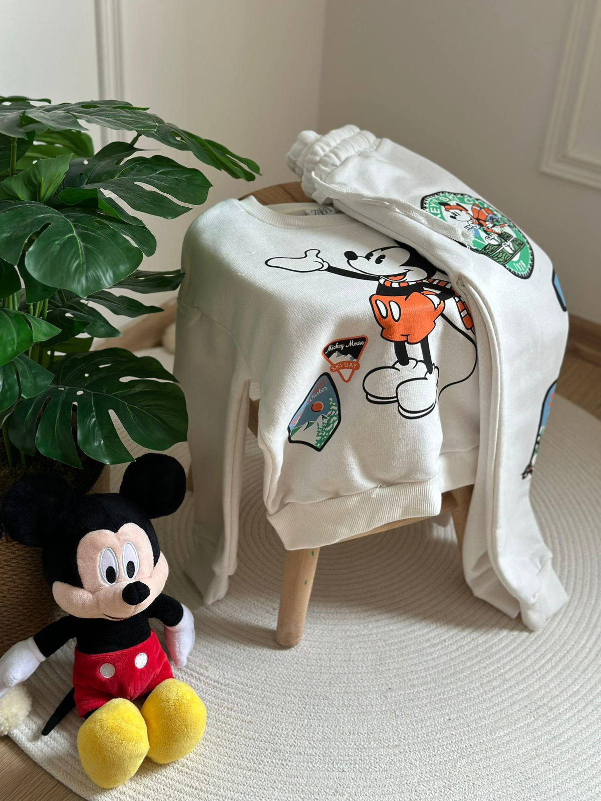 Disney Mickey Mouse Sırt Baskılı Eşofman Takımı