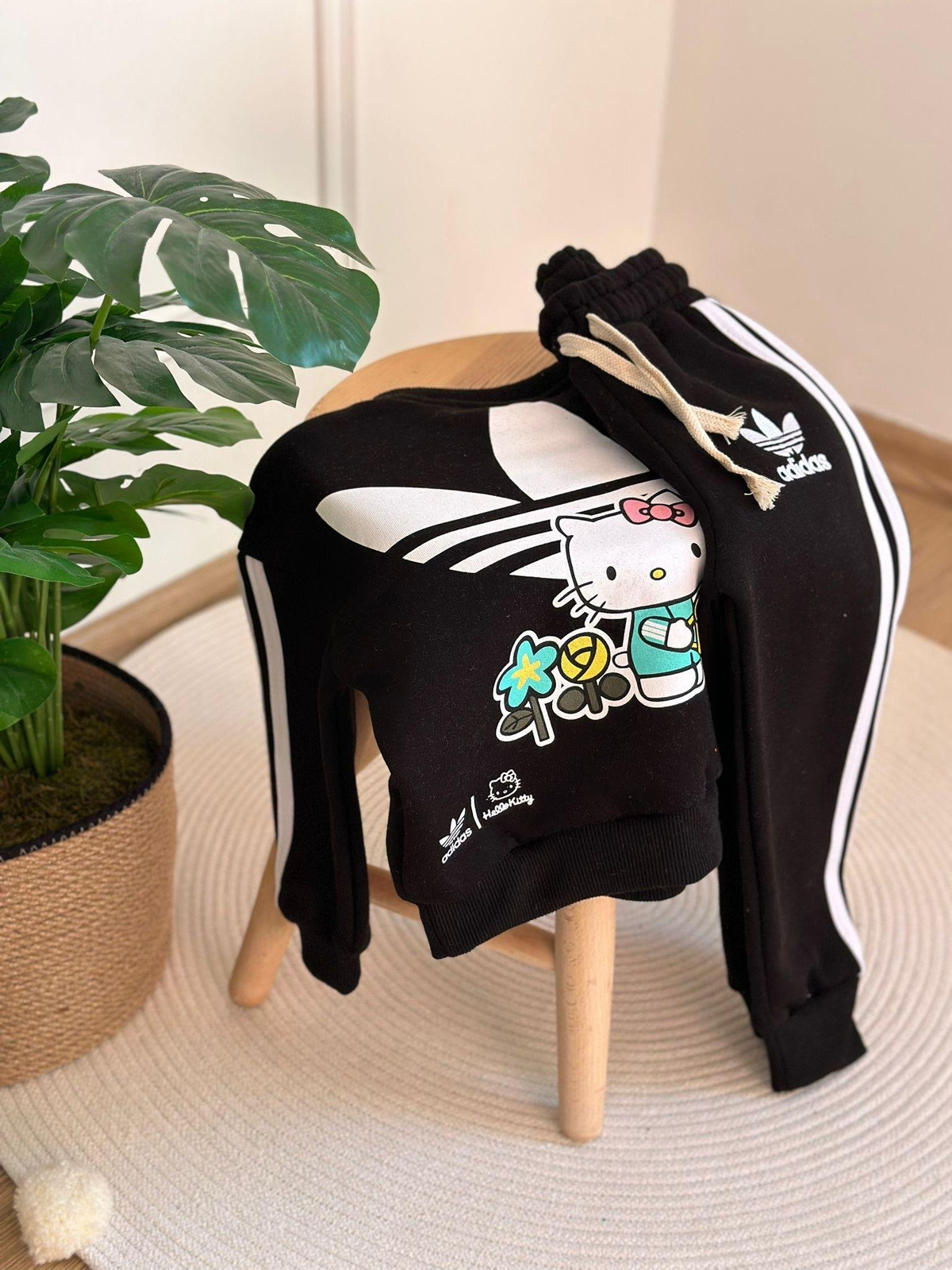 Hello Kitty Spor Logolu Şardonlu Eşofman Takımı