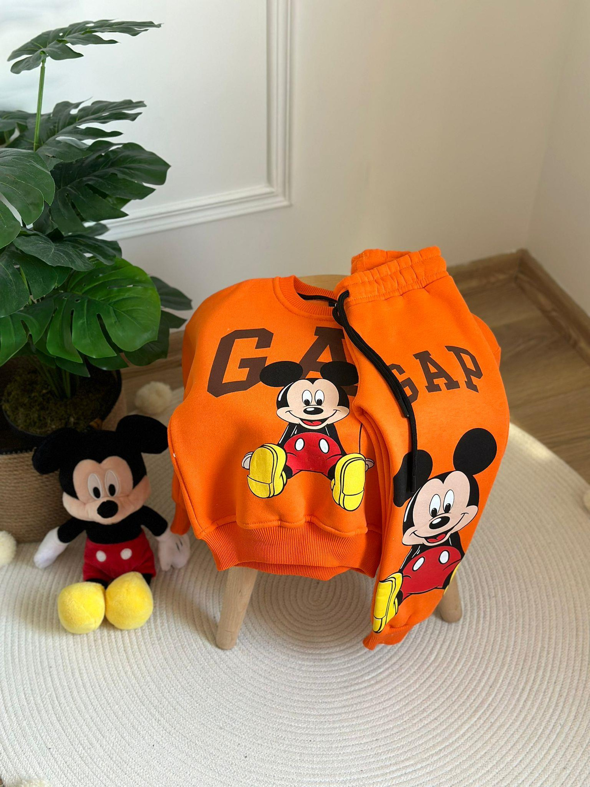 Mickey Mouse Detaylı Eşofman Takımı