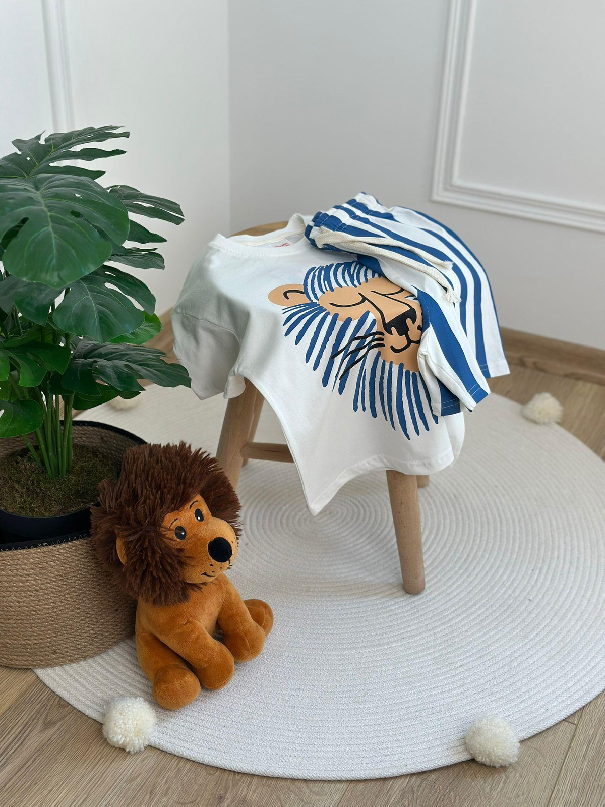 The Lion Çizgili Şortlu Takım