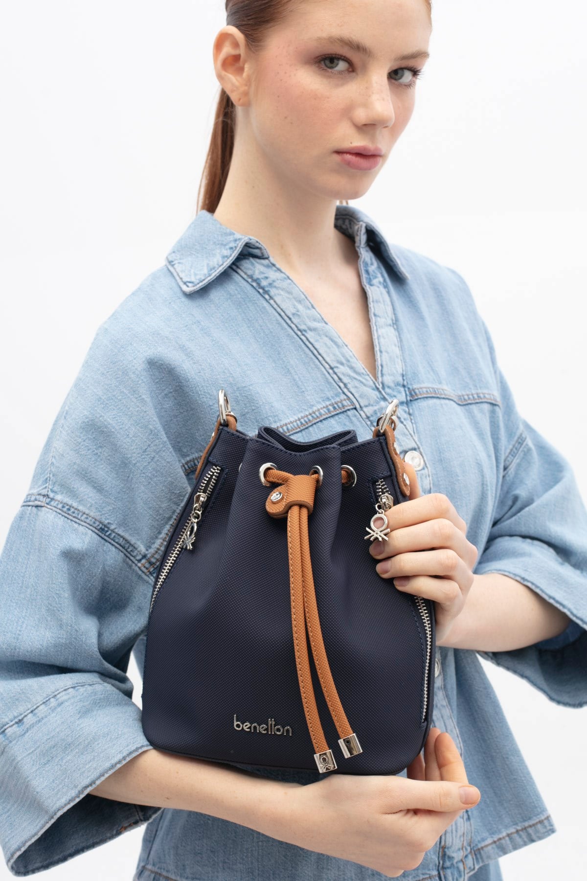 BENETTON KADIN KOL ÇANTASI BNT1815 LACİVERT CAMEL