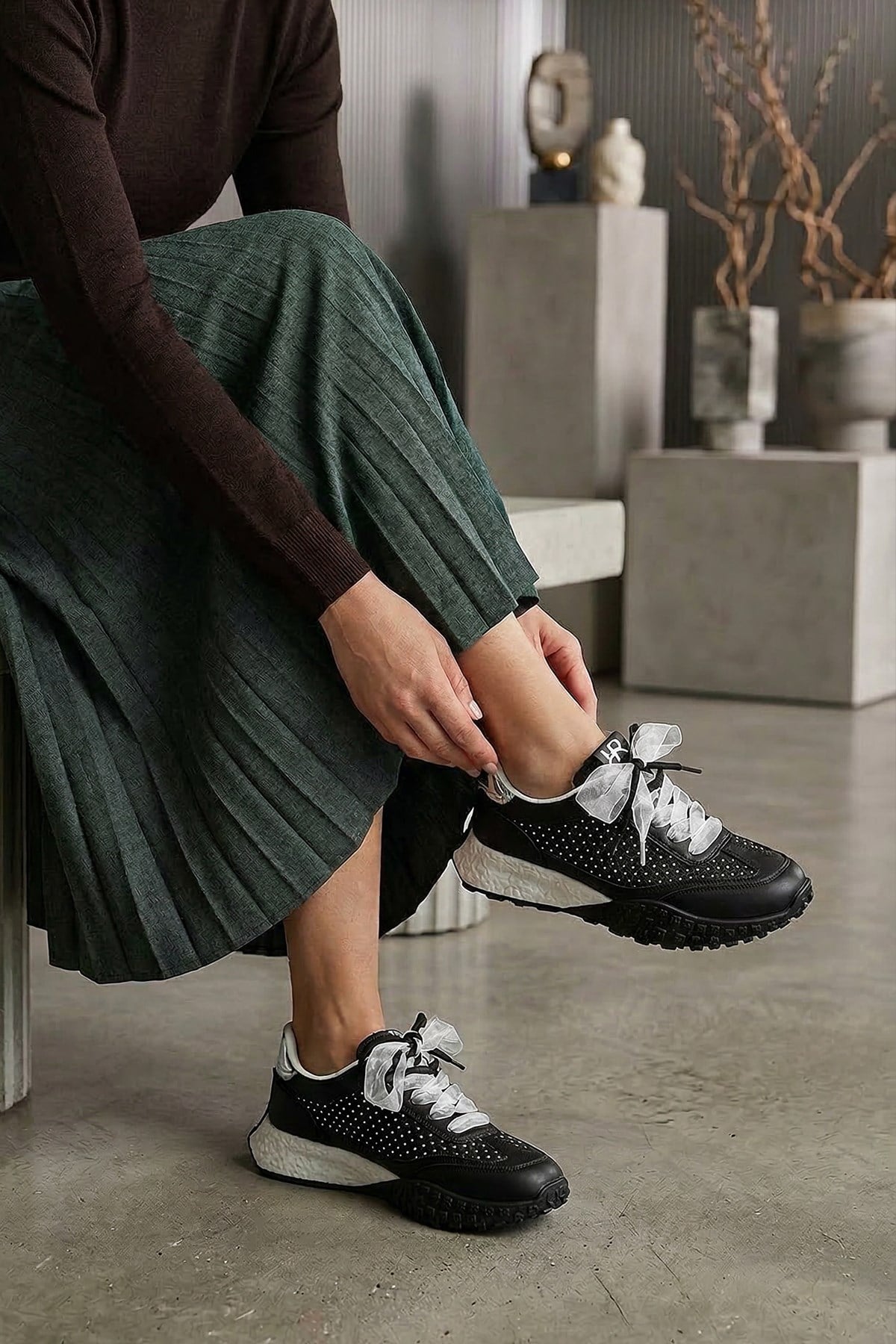 İVA ORJİNAL KRİSTEBELL İTHAL FİLE TAŞ DETAYLI ÖZEL SERİ KADIN SPOR AYAKKABI SİYAH