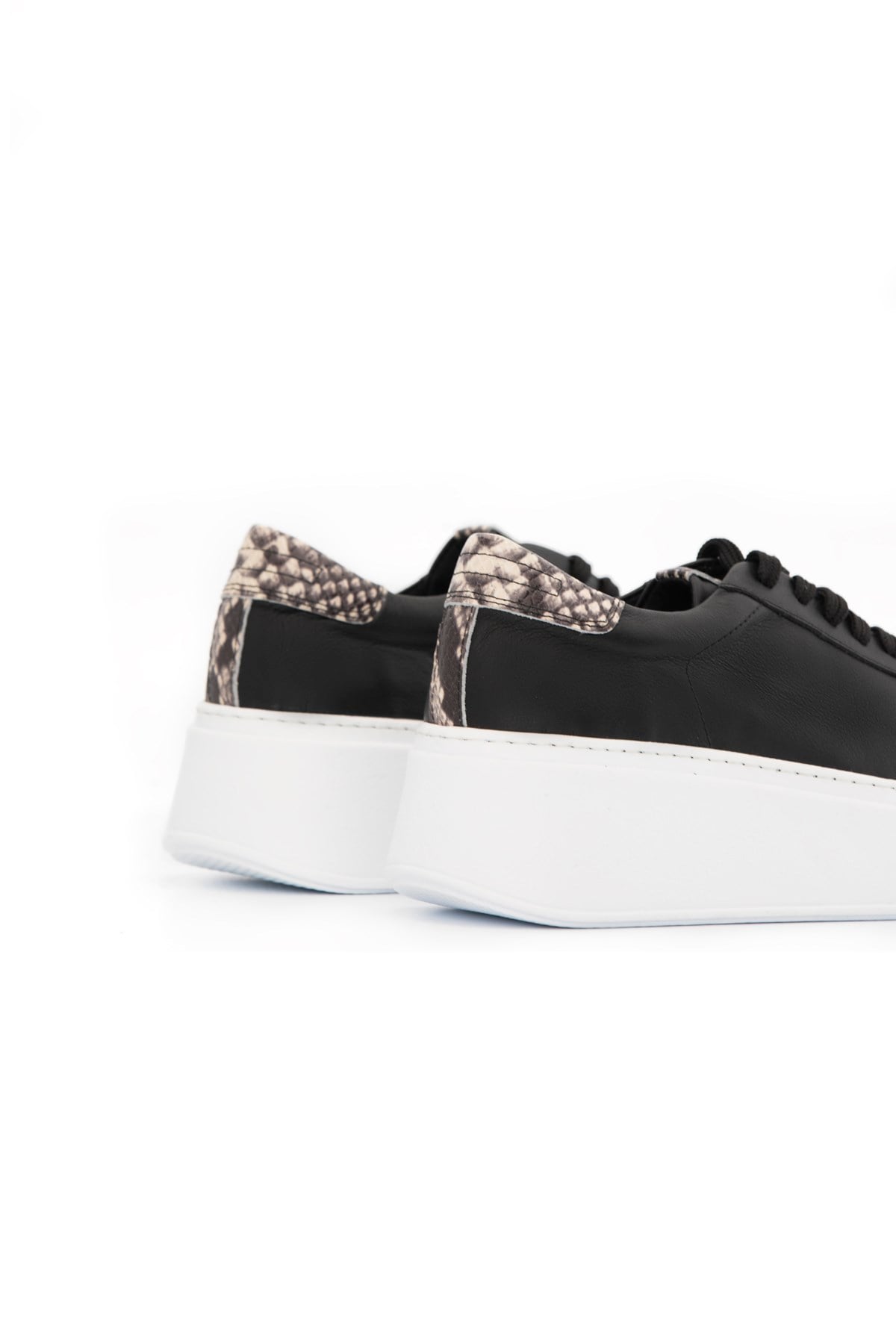 Novem Siyah Sneaker