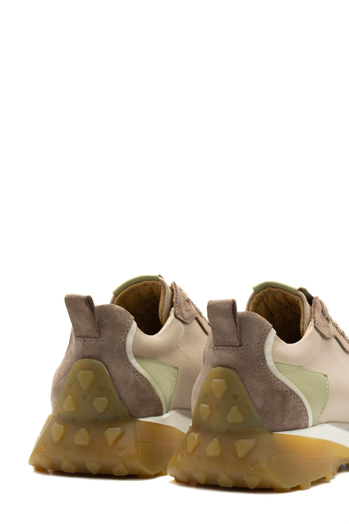 Run Vizon Sneaker