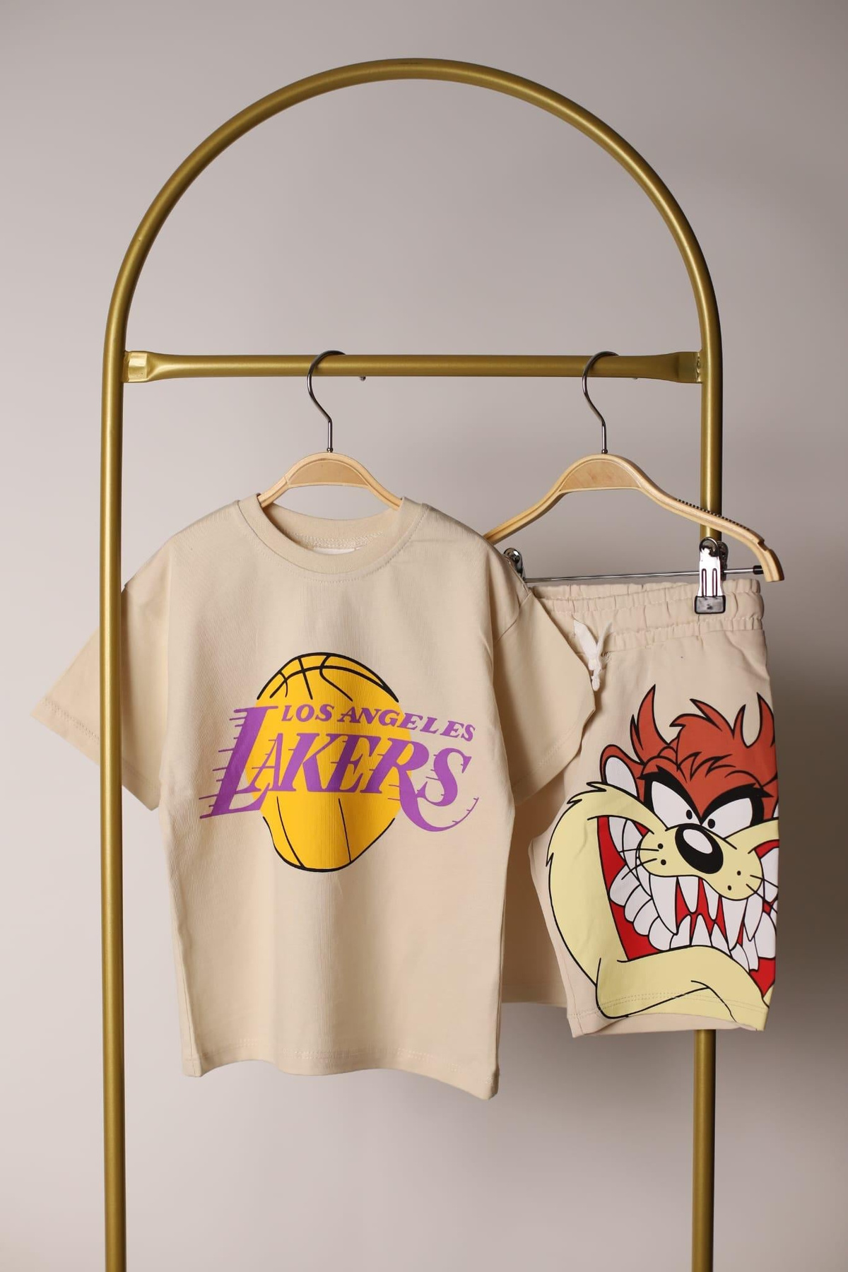 Lakers Tazmanya Canavarı Sırt Baskılı Şortlu Takım