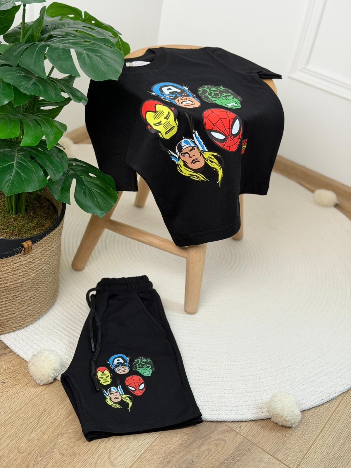 Marvel Baskılı Şortlu Takım