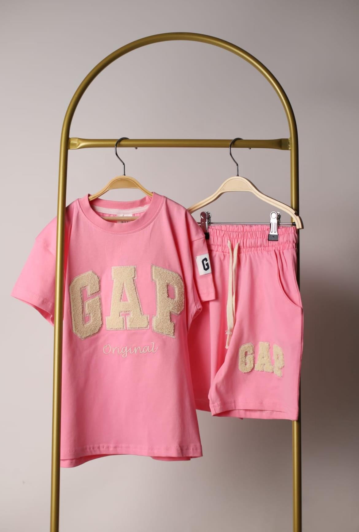 Punch İşlemeli Gap Şortlu Takım