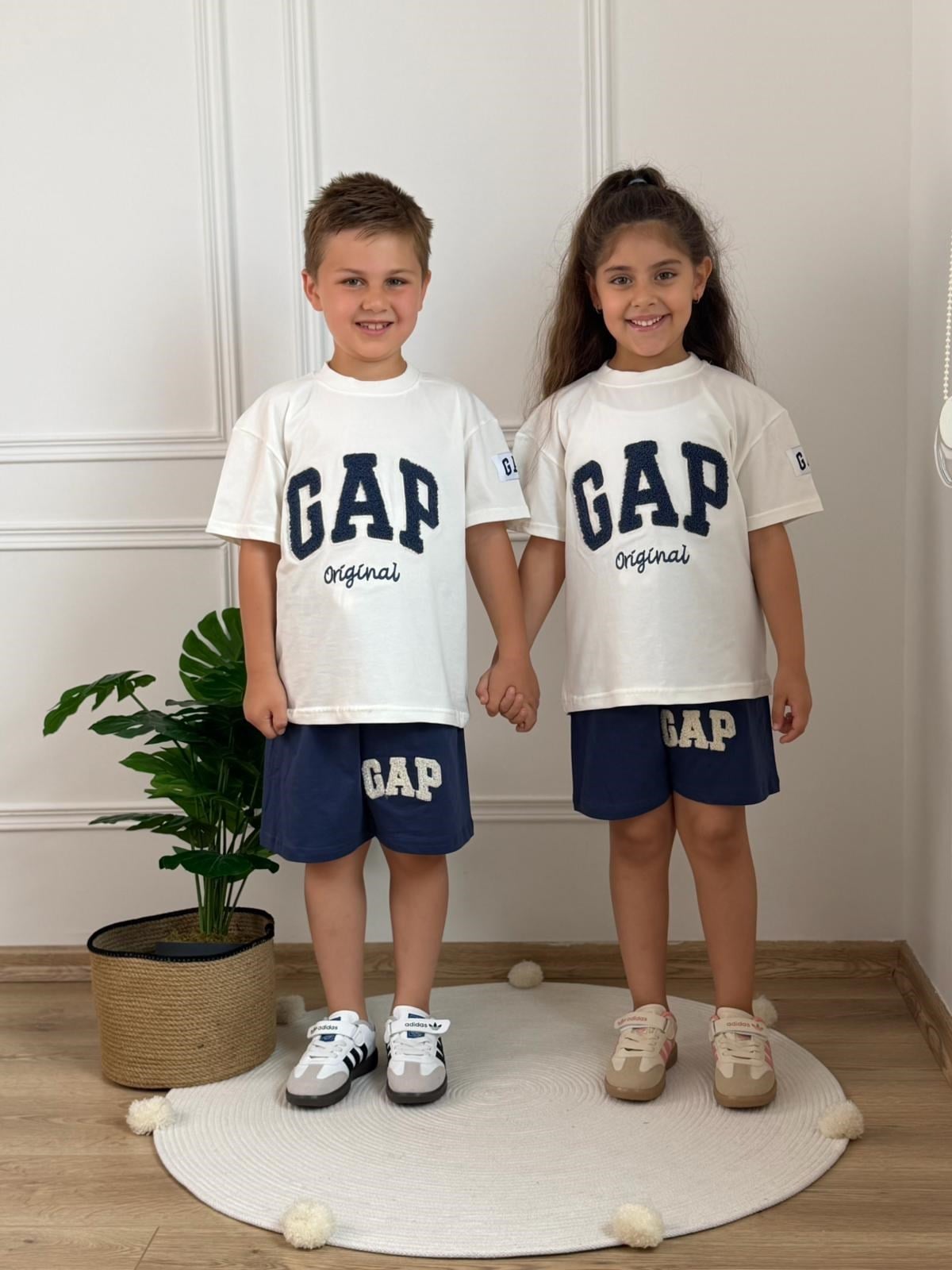 Punch İşlemeli Gap Şortlu Takım
