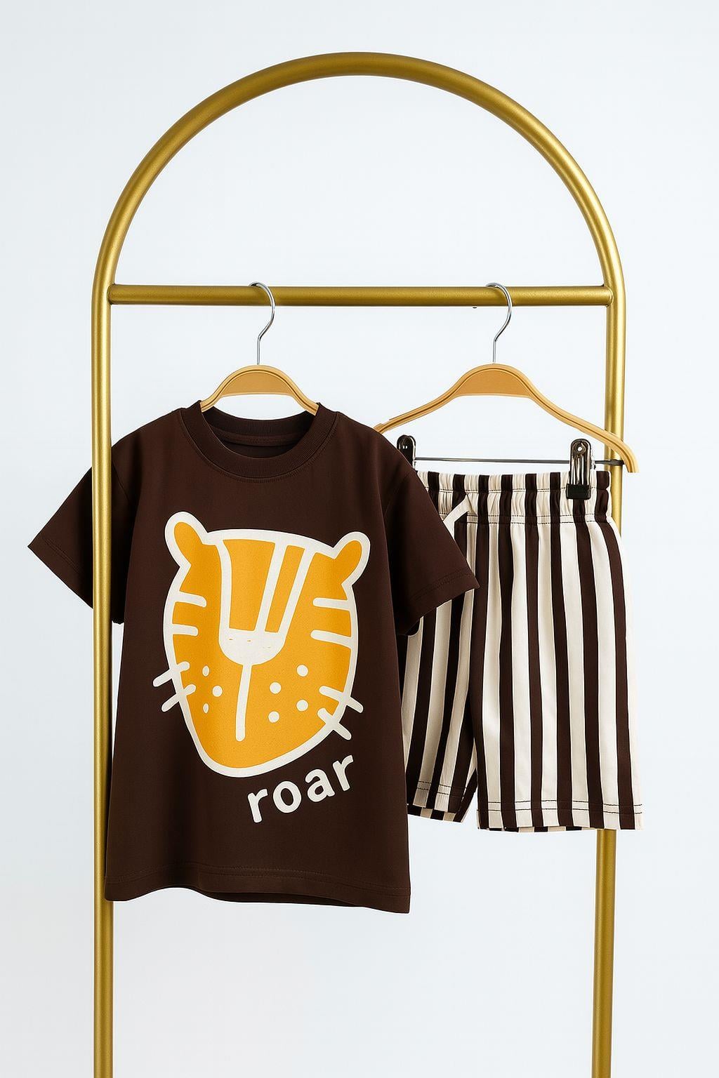 Roar Baskılı Şortlu Takım