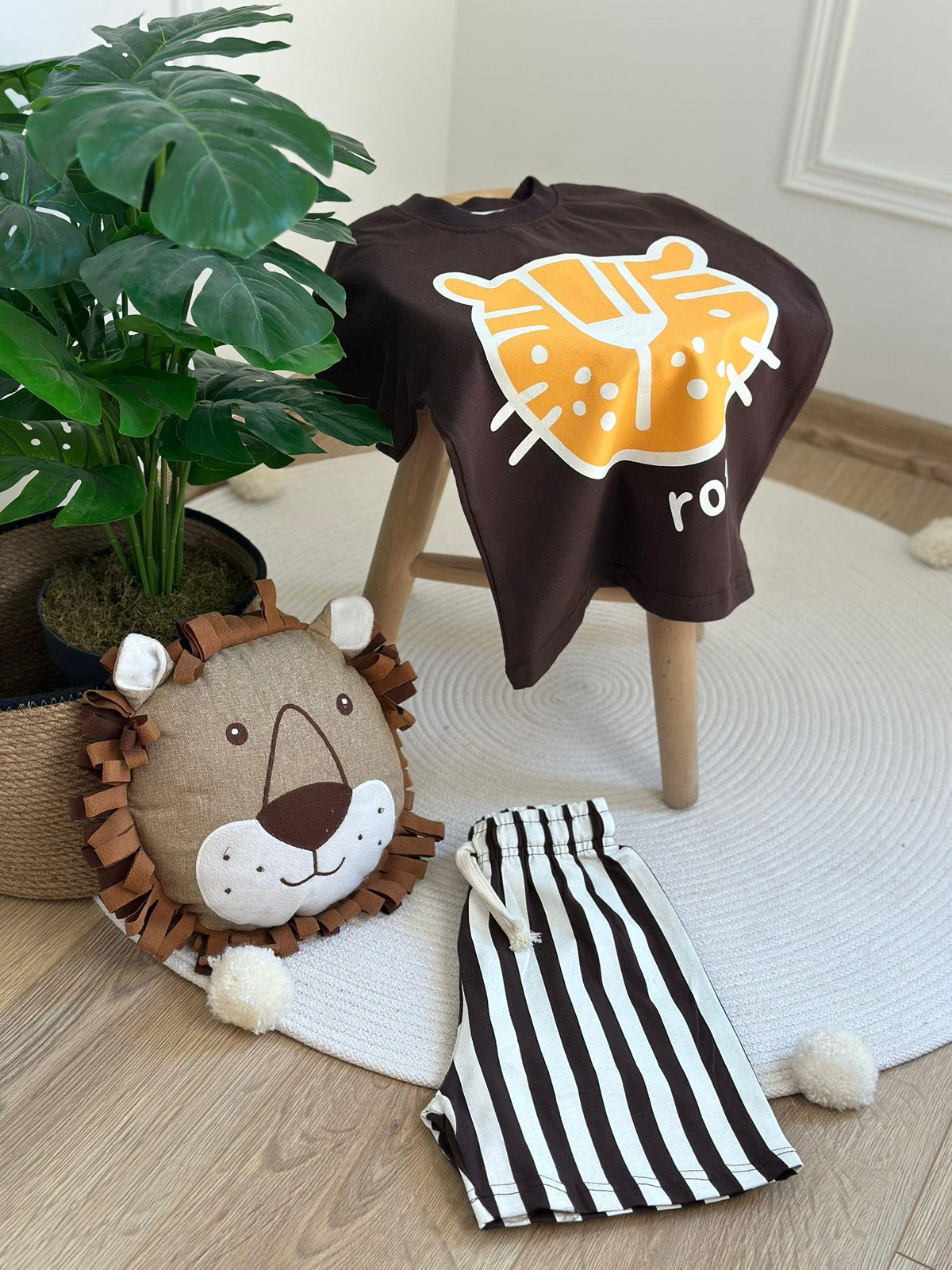 Roar Baskılı Şortlu Takım