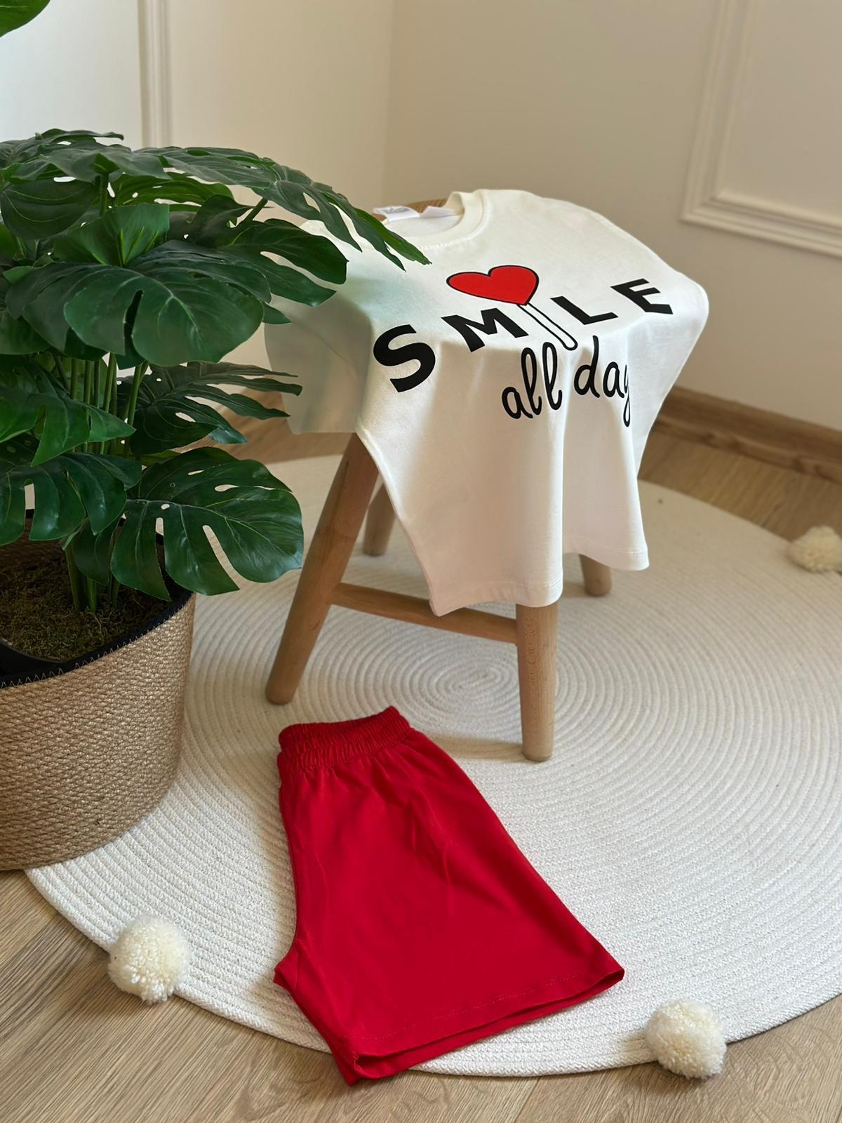Smile All Day Baskılı Şortlu Takım