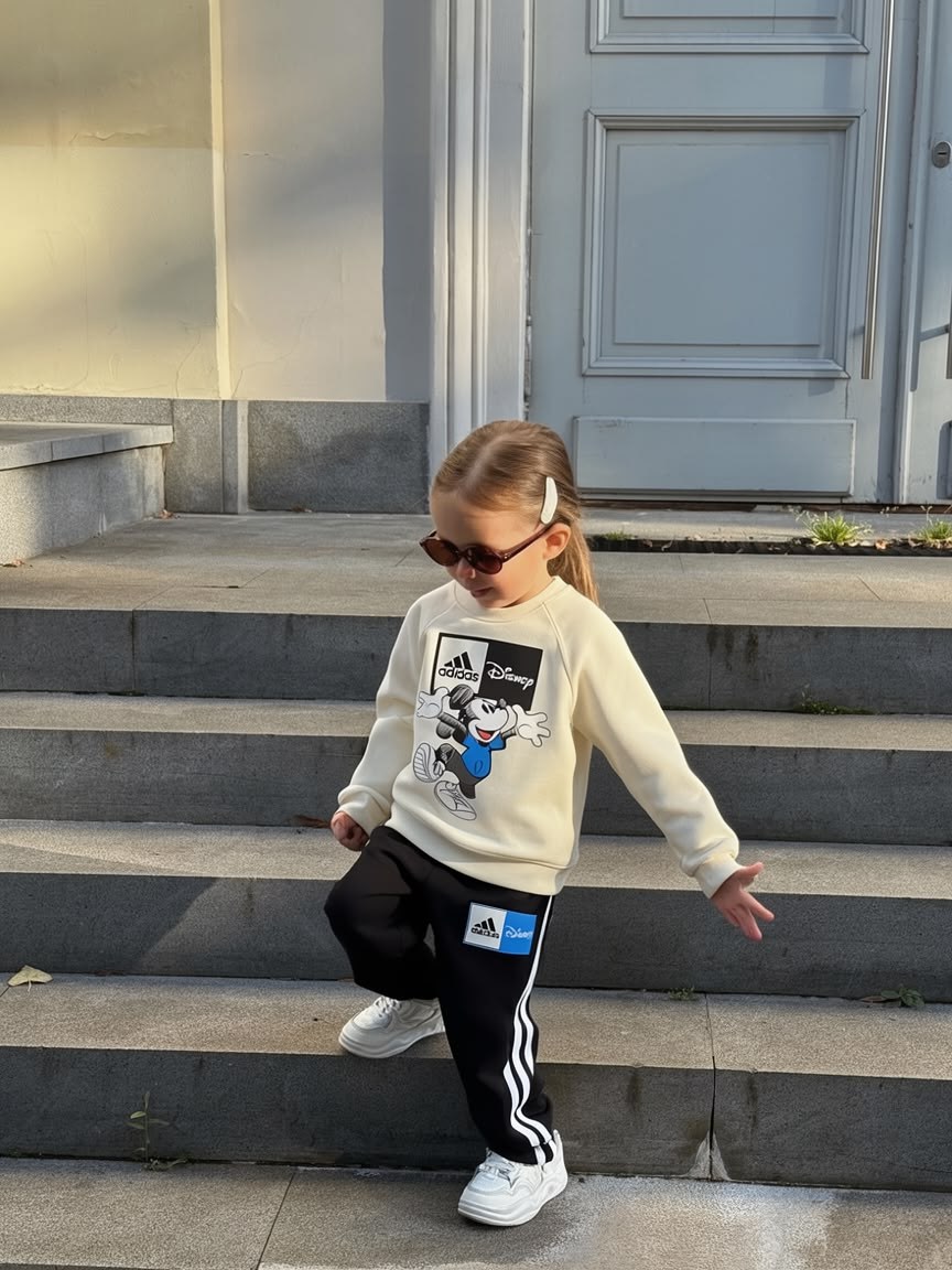 Sporcu Mickey Logo Detaylı Eşofman Takımı
