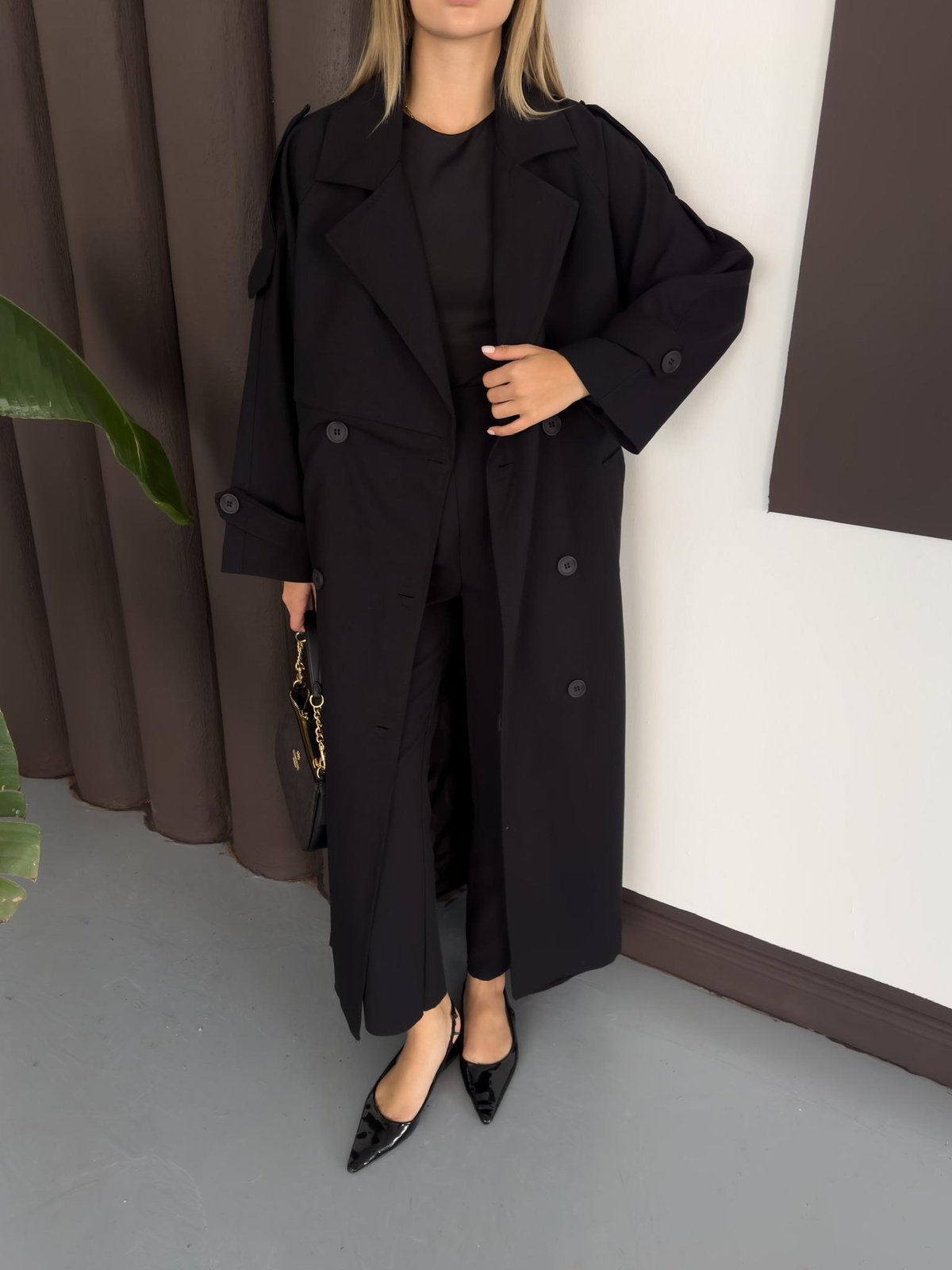 Charlotte Trench - Siyah
