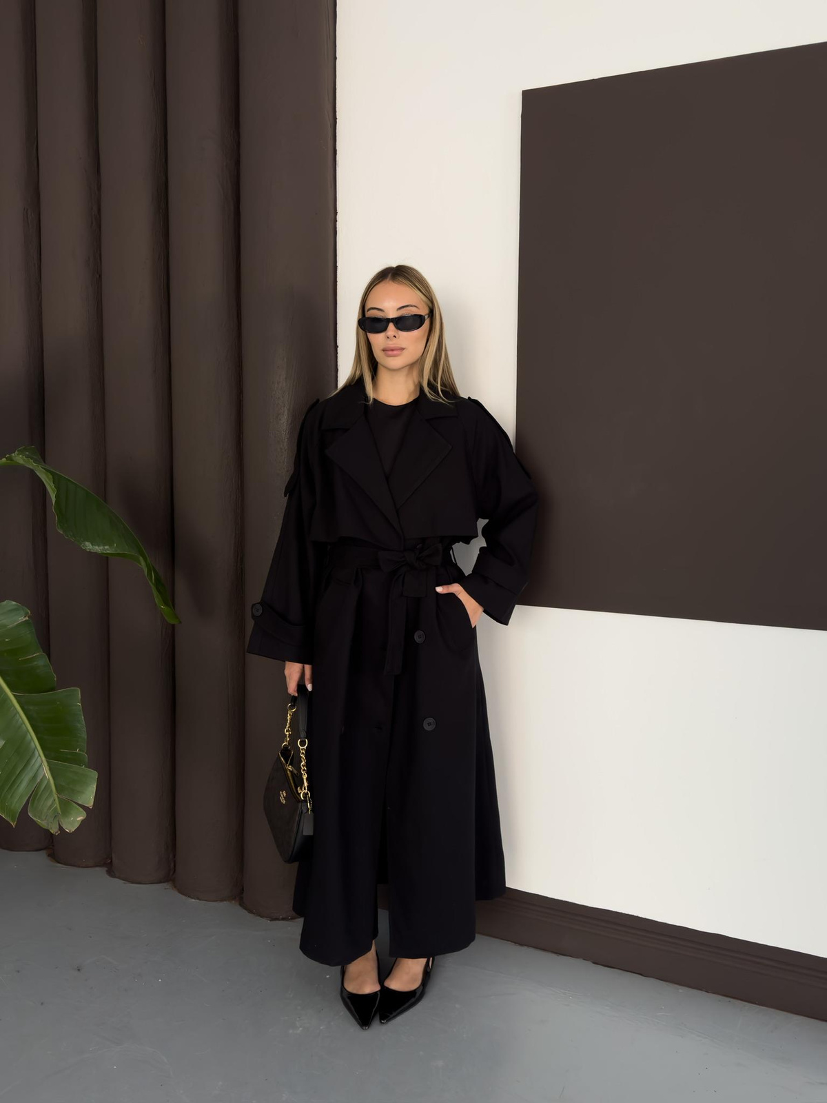 Charlotte Trench - Siyah