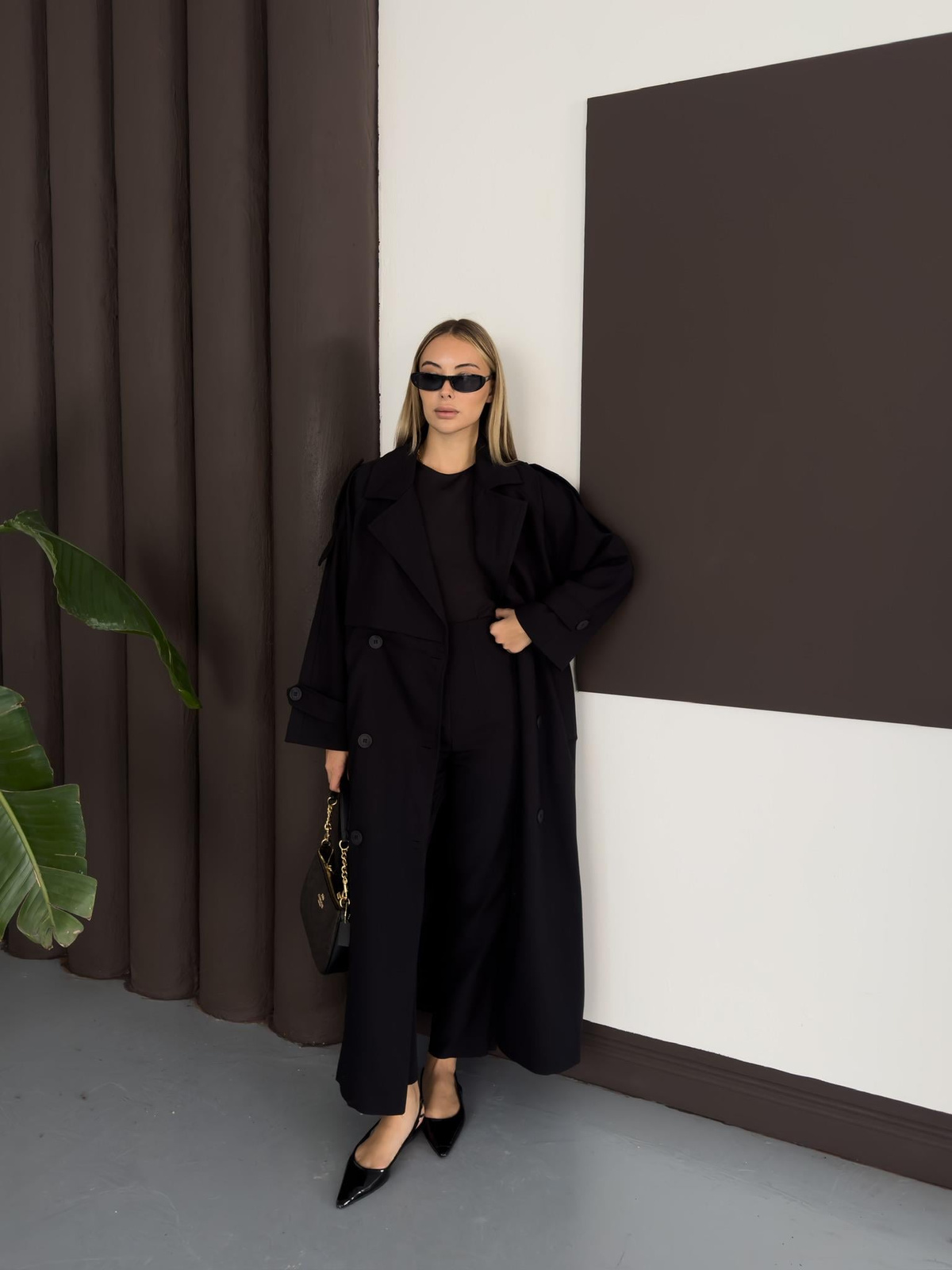 Charlotte Trench - Siyah