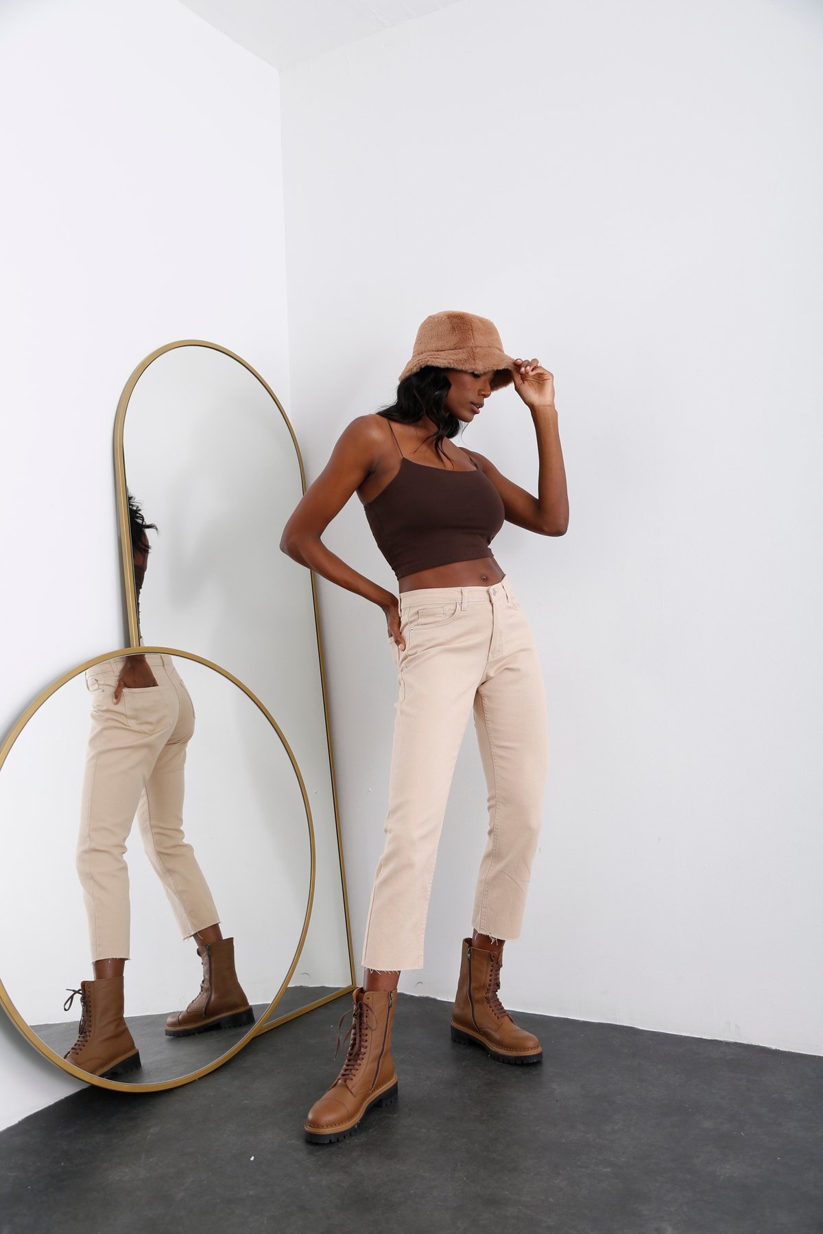 Bej Yüksek Bel Kesik Paça Boyfit Jean 