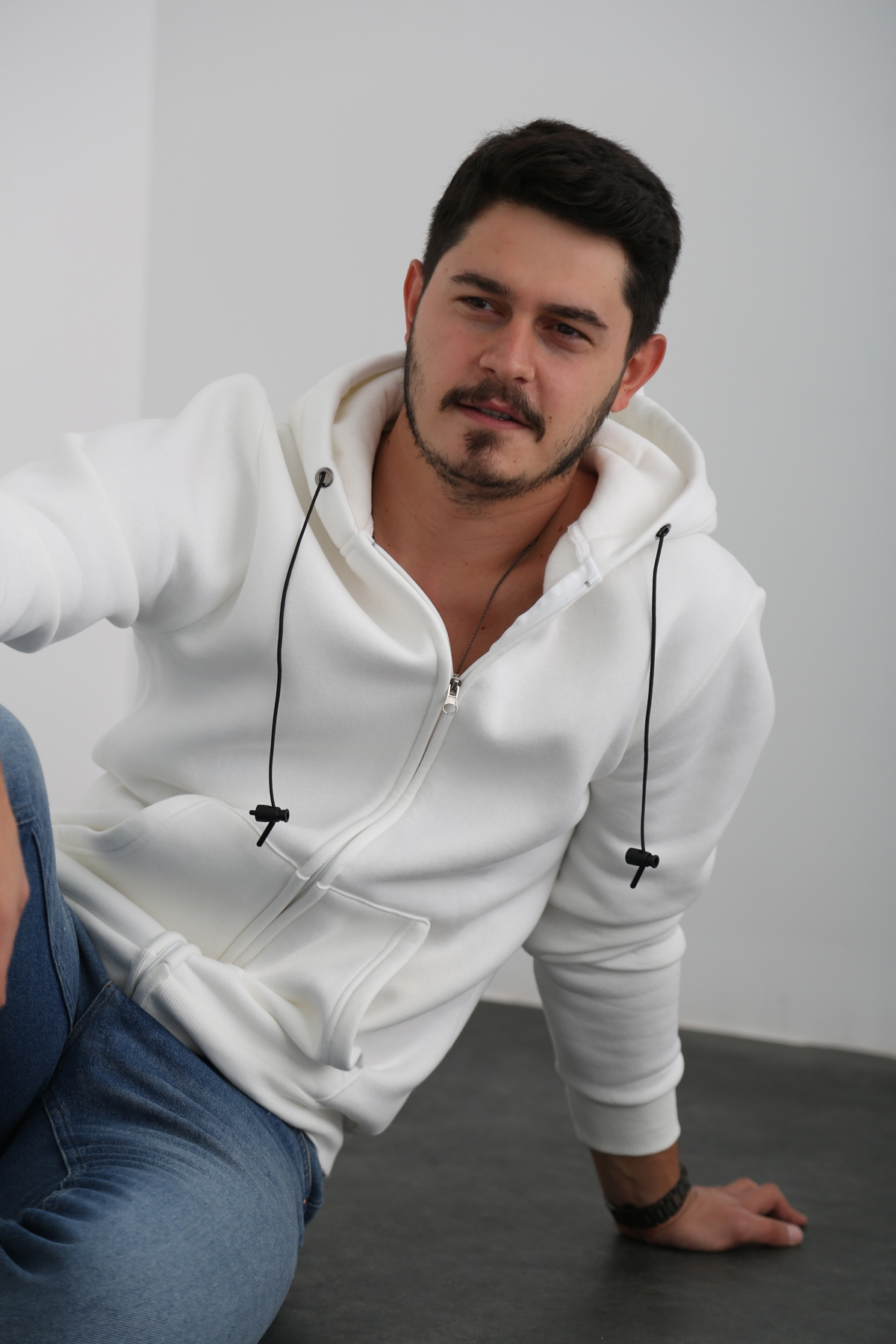 Beyaz Erkek Fermuarlı Sweatshirt K-232