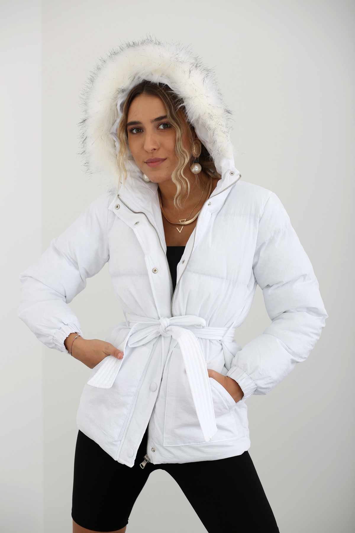 Beyaz Kürk Kapşonlu Mont D89442