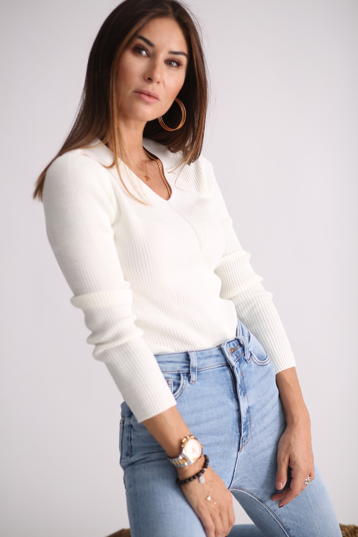 Beyaz V Yaka Fitilli Triko 1002