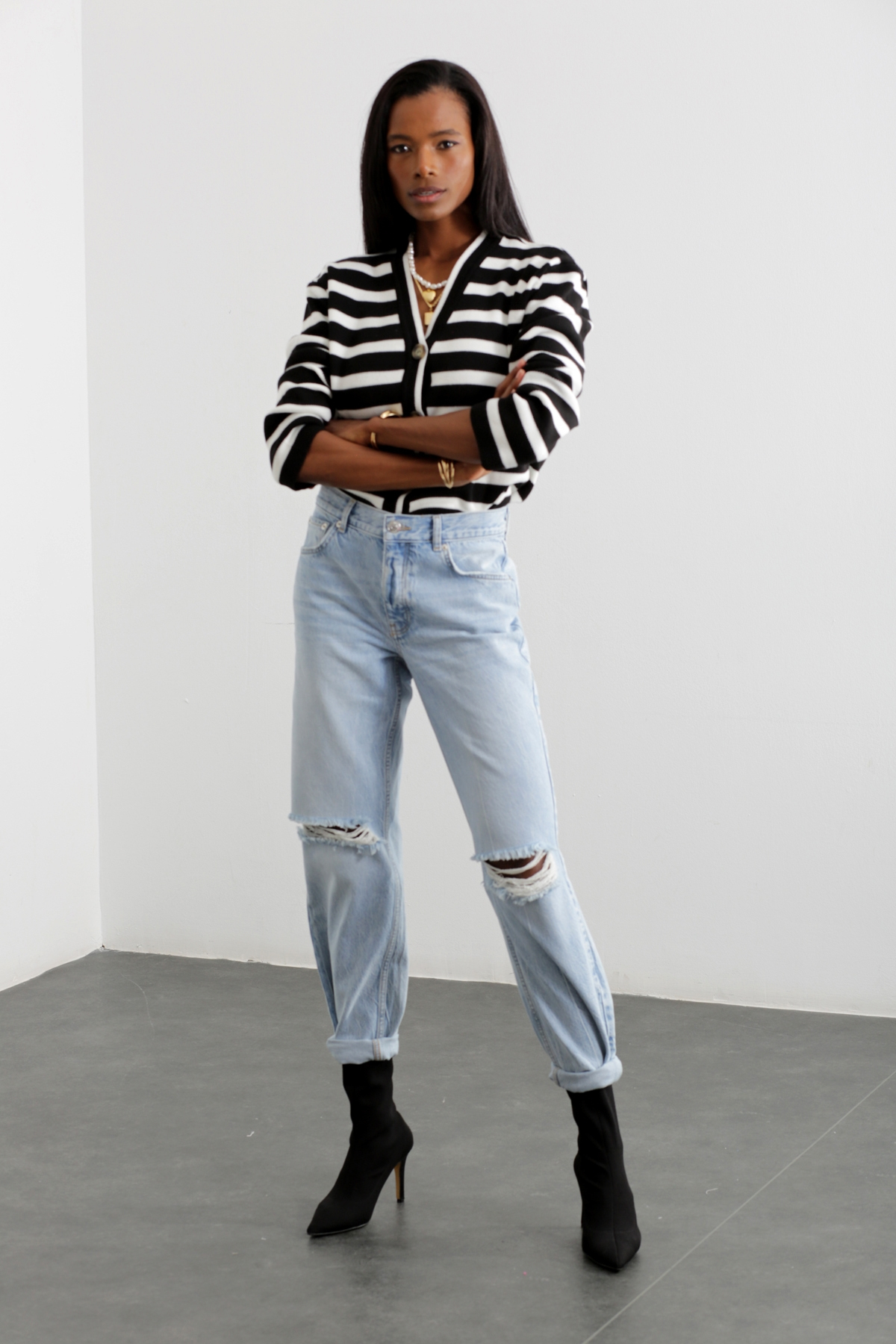Buz Mavi Yırtık Detaylı Boyfriend Jean 17