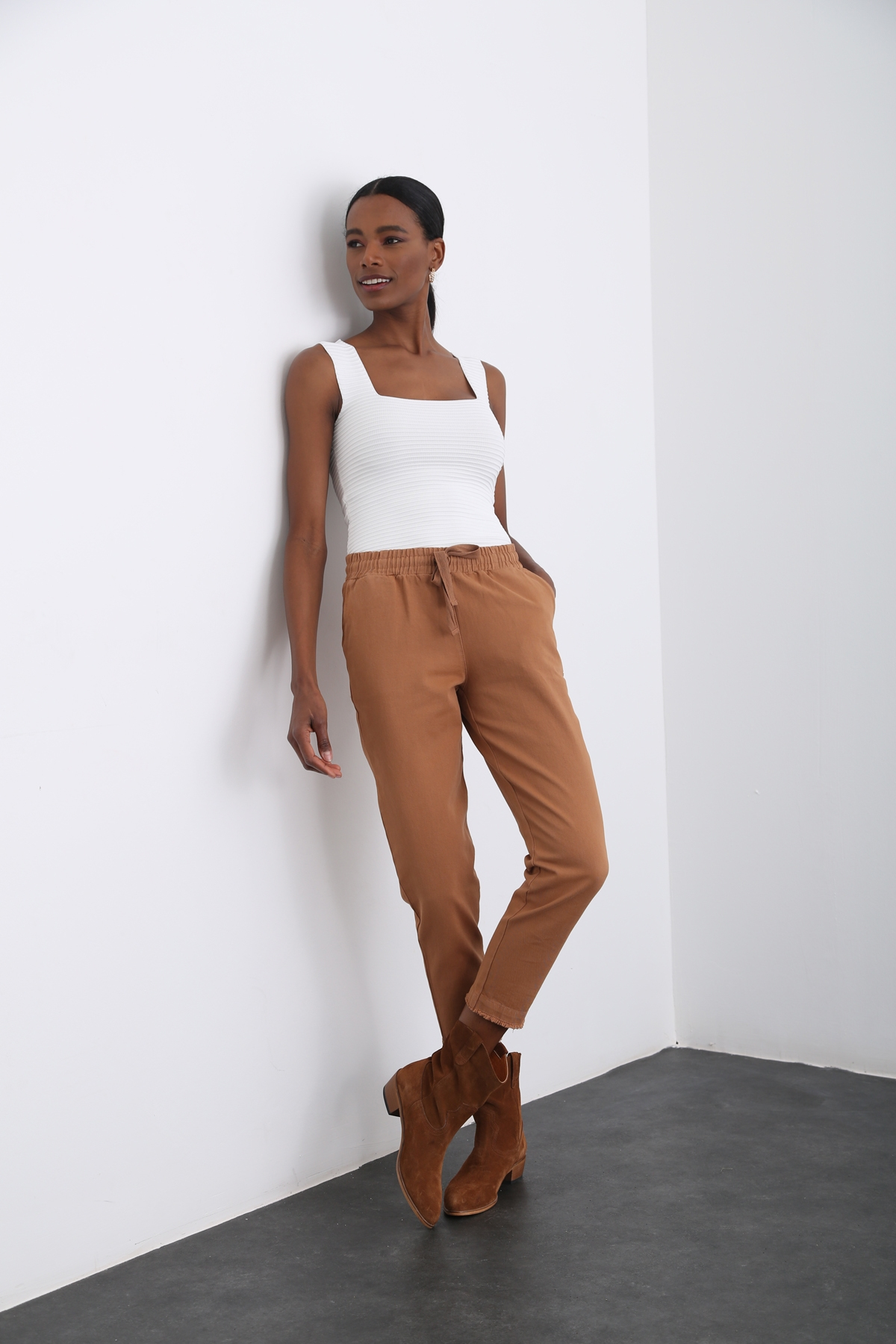 Camel Beli Lastikli Gabardin Pantolon 