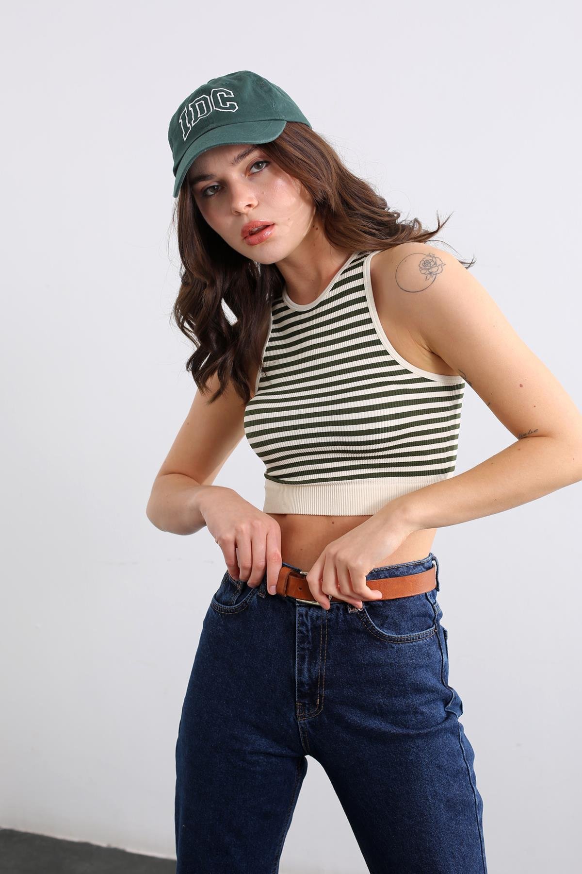 Ekru Çizgili Crop 