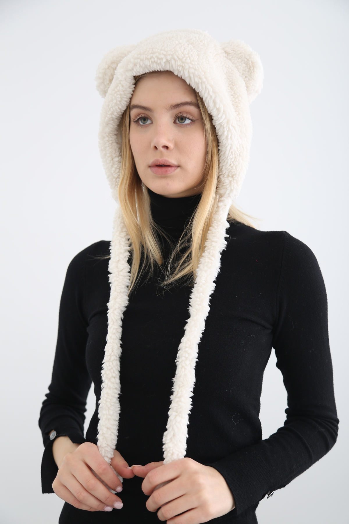 Ekru Peluş Bere 13517