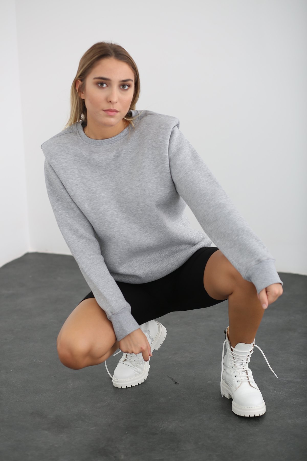 Gri Vatkalı Bisiklet Yaka Sweatshirt 
