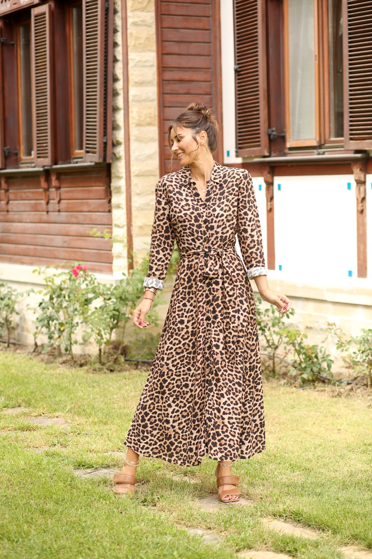 Kahverengi Kuşaklı Leopar Desen Gömlek Elbise 